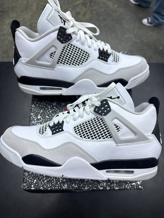 AJ4 Military Black (U) - 11M