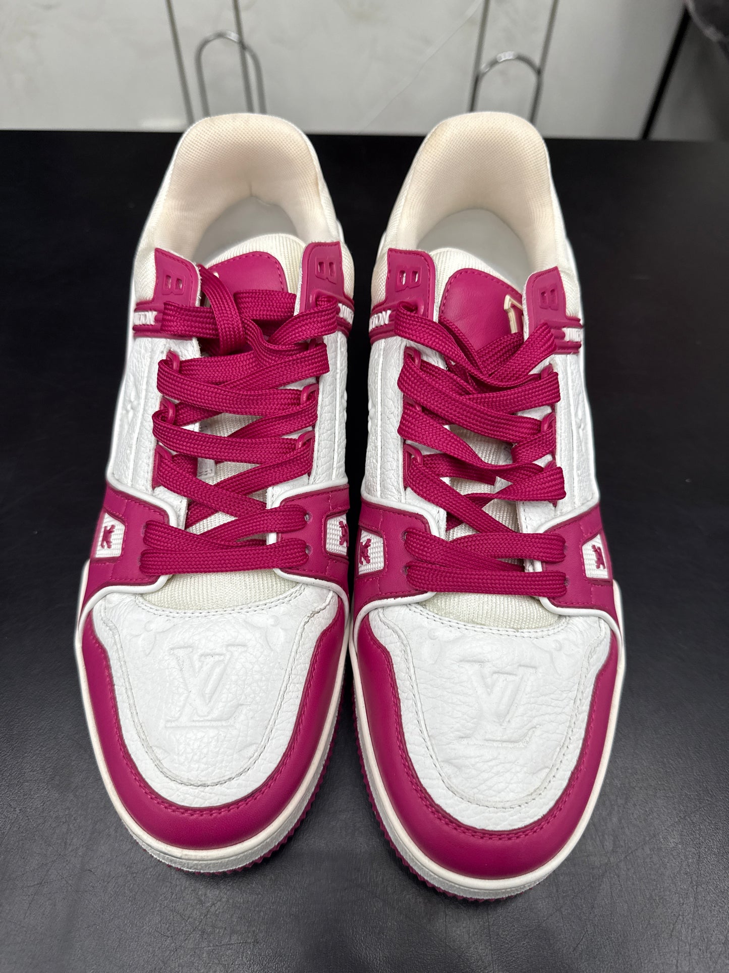 Louis Vuitton Trainer Magenta (U) - 9.5M (NB)