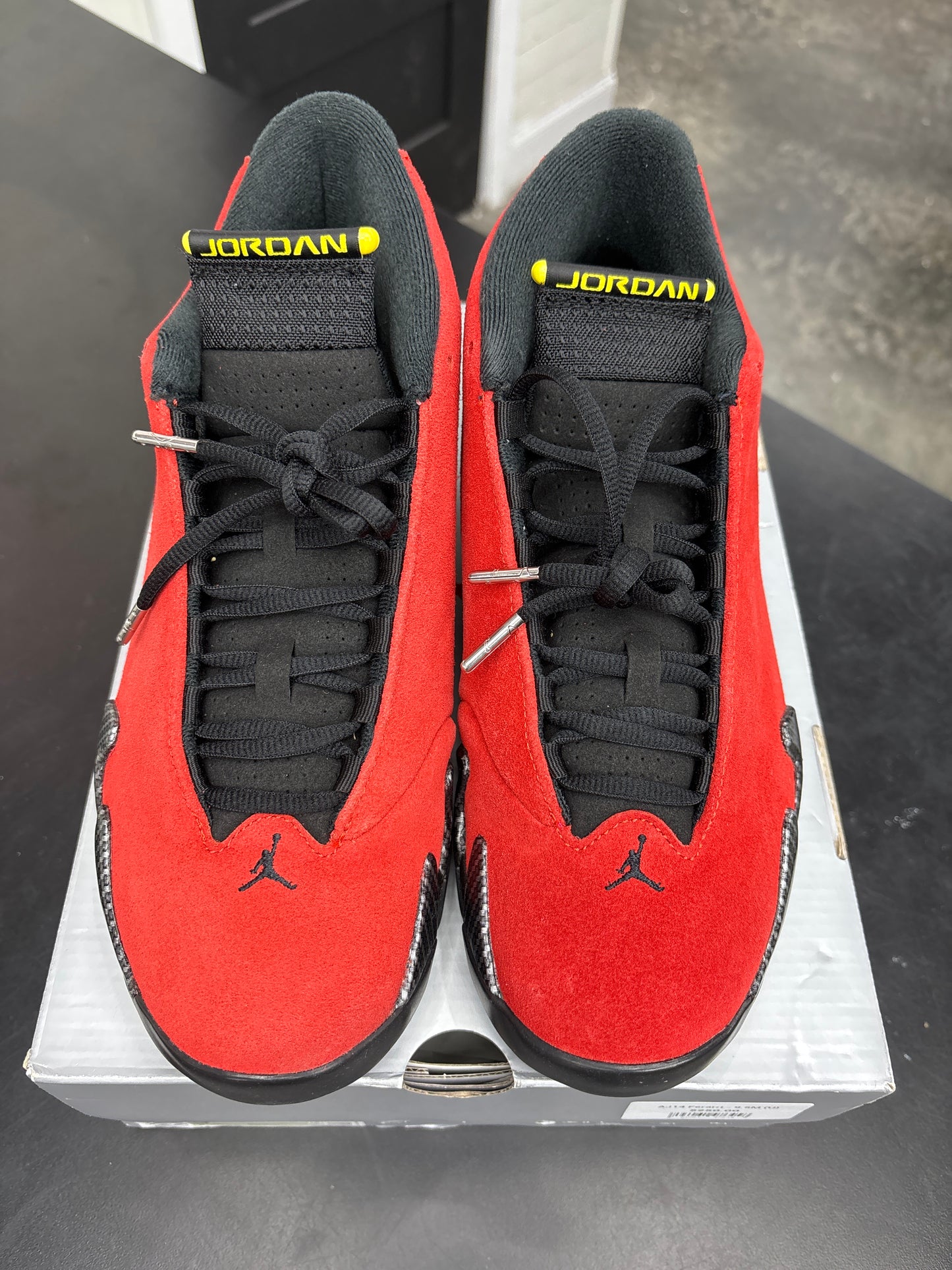 AJ14 Ferarri - 9.5M (U)