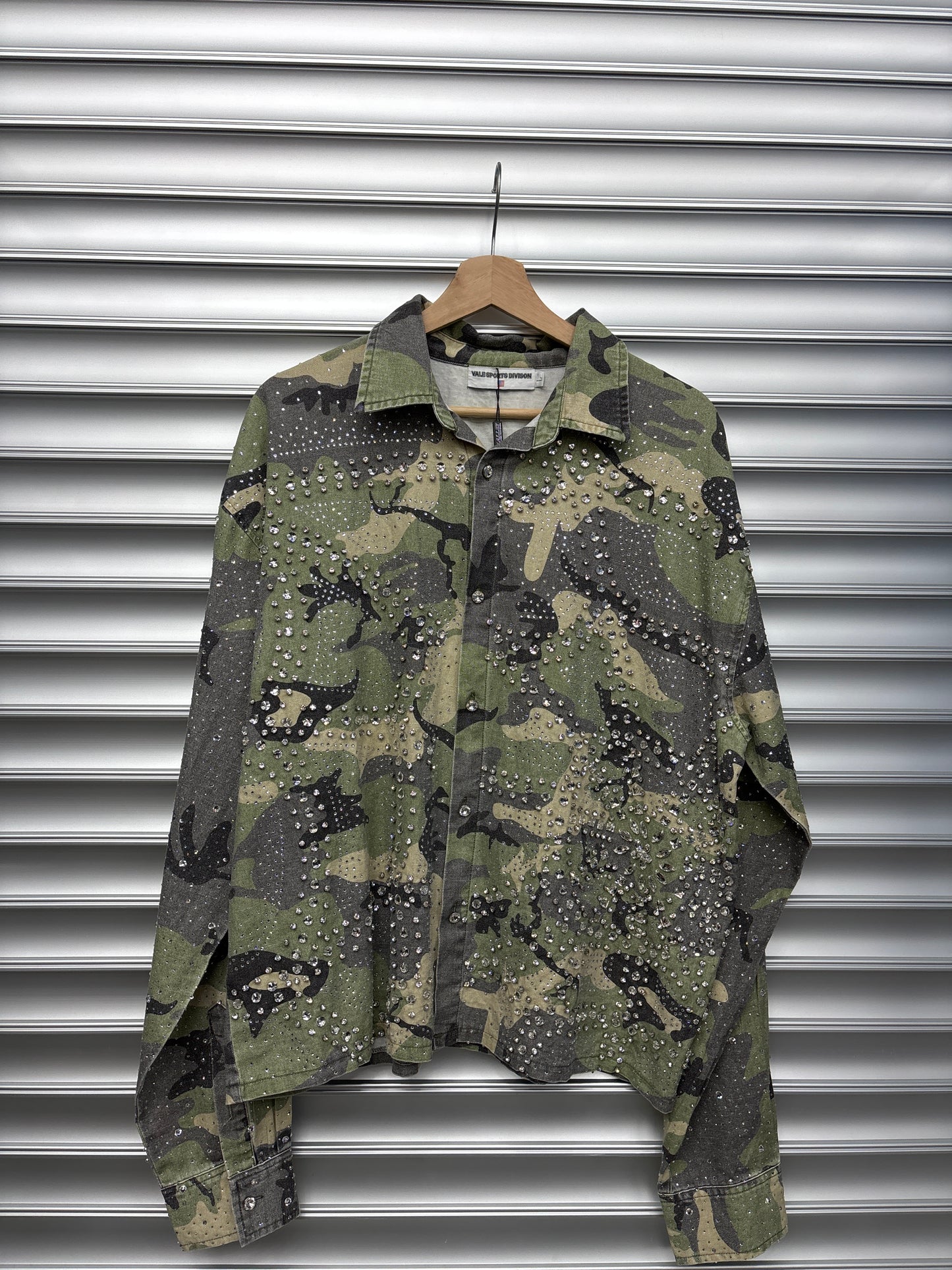 Vale Camo Rhinestone Button Up - L