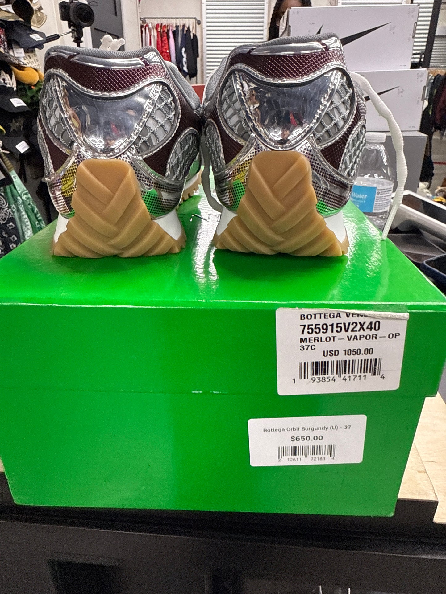 Bottega Orbit Burgundy (U) - 37