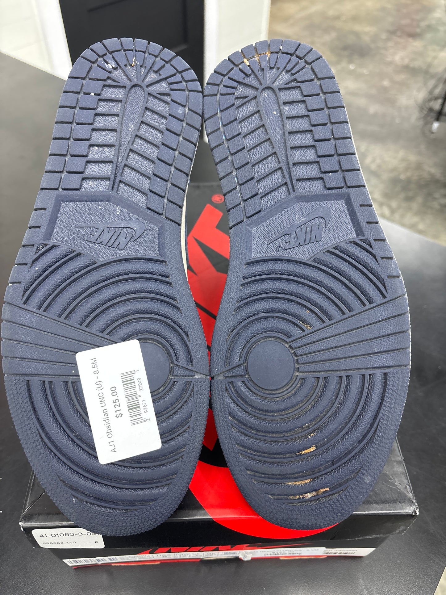 AJ1 Obsidian UNC (U) - 8.5M