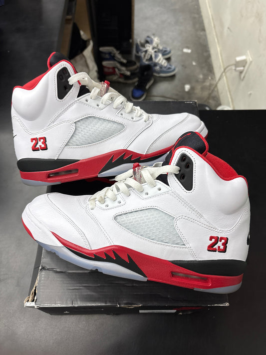 AJ5 Fire Red (U) - 11M**