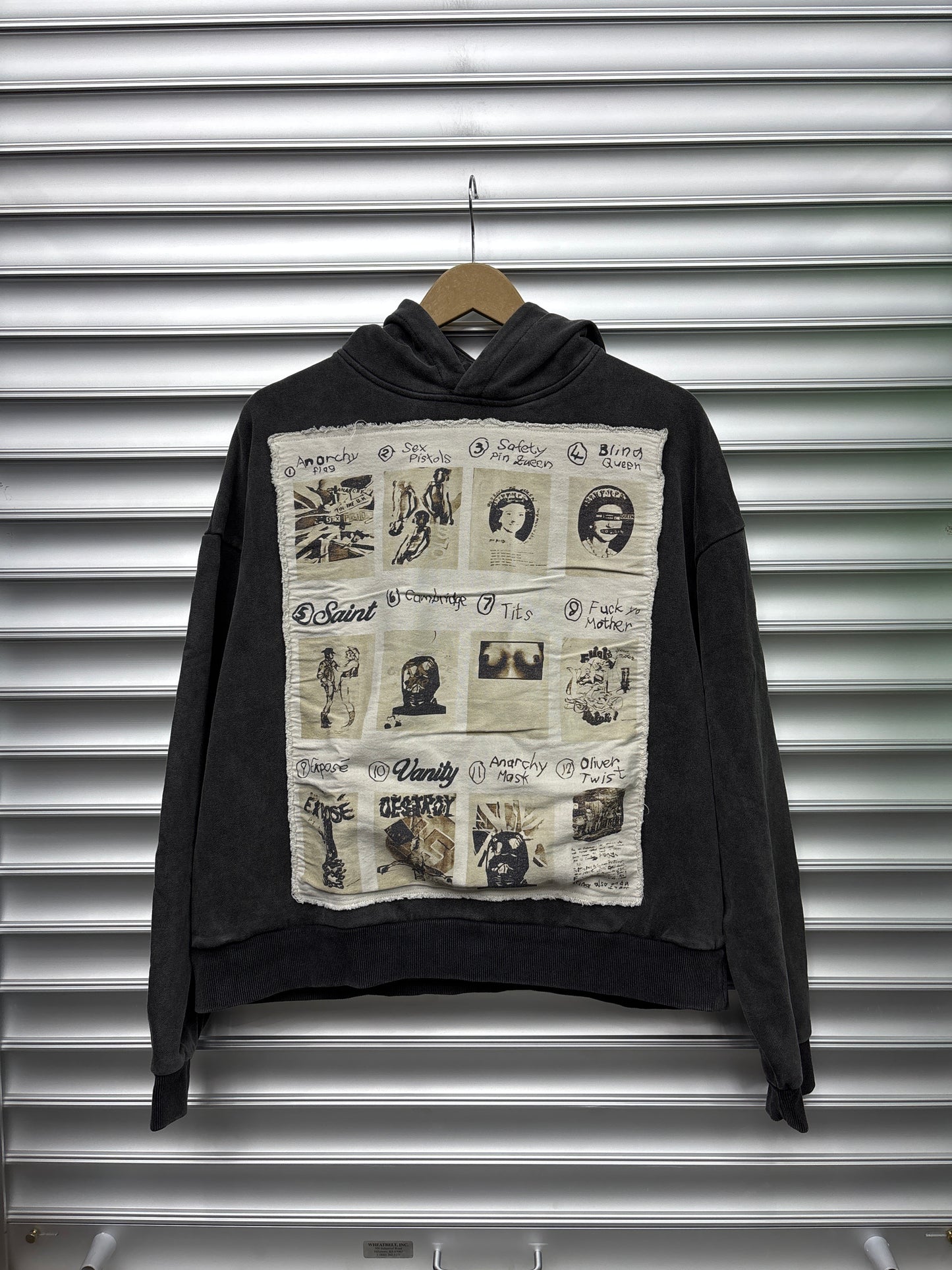 Saint Vanity Royalty Hoodie - L