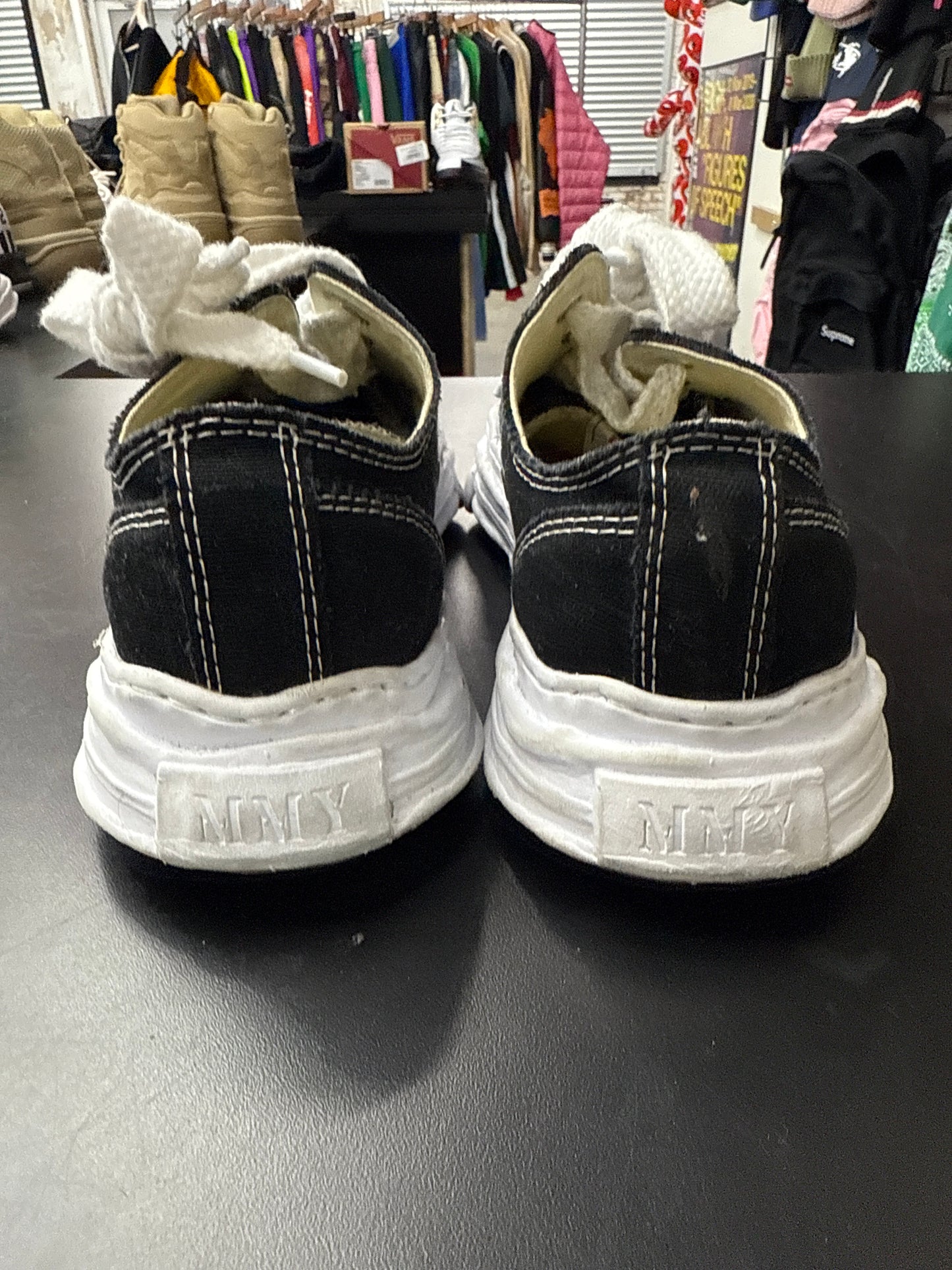 MMY Hank Low Black (U) - 43(10) (NB)