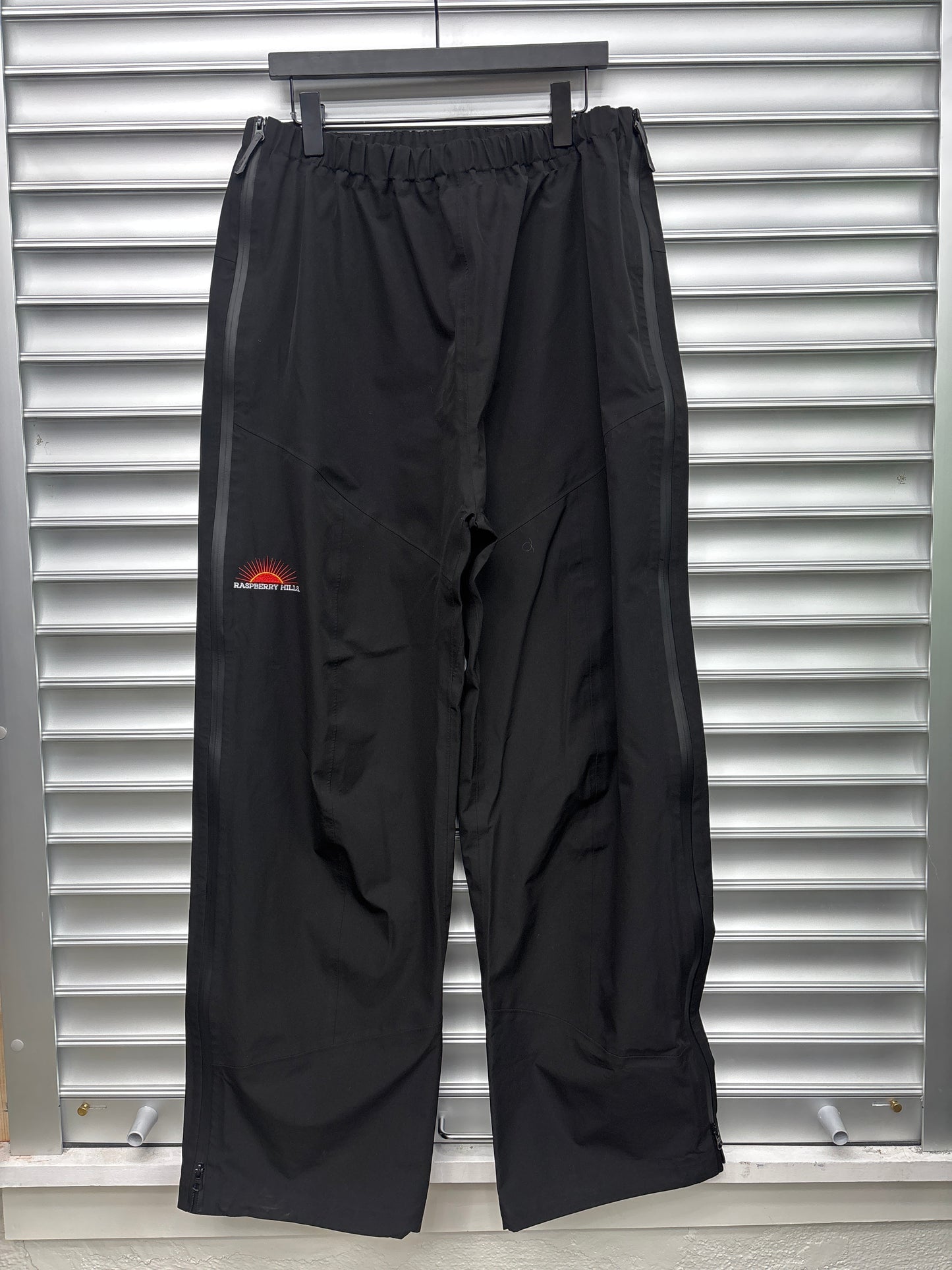 Raspberry Windbreaker Pants - M