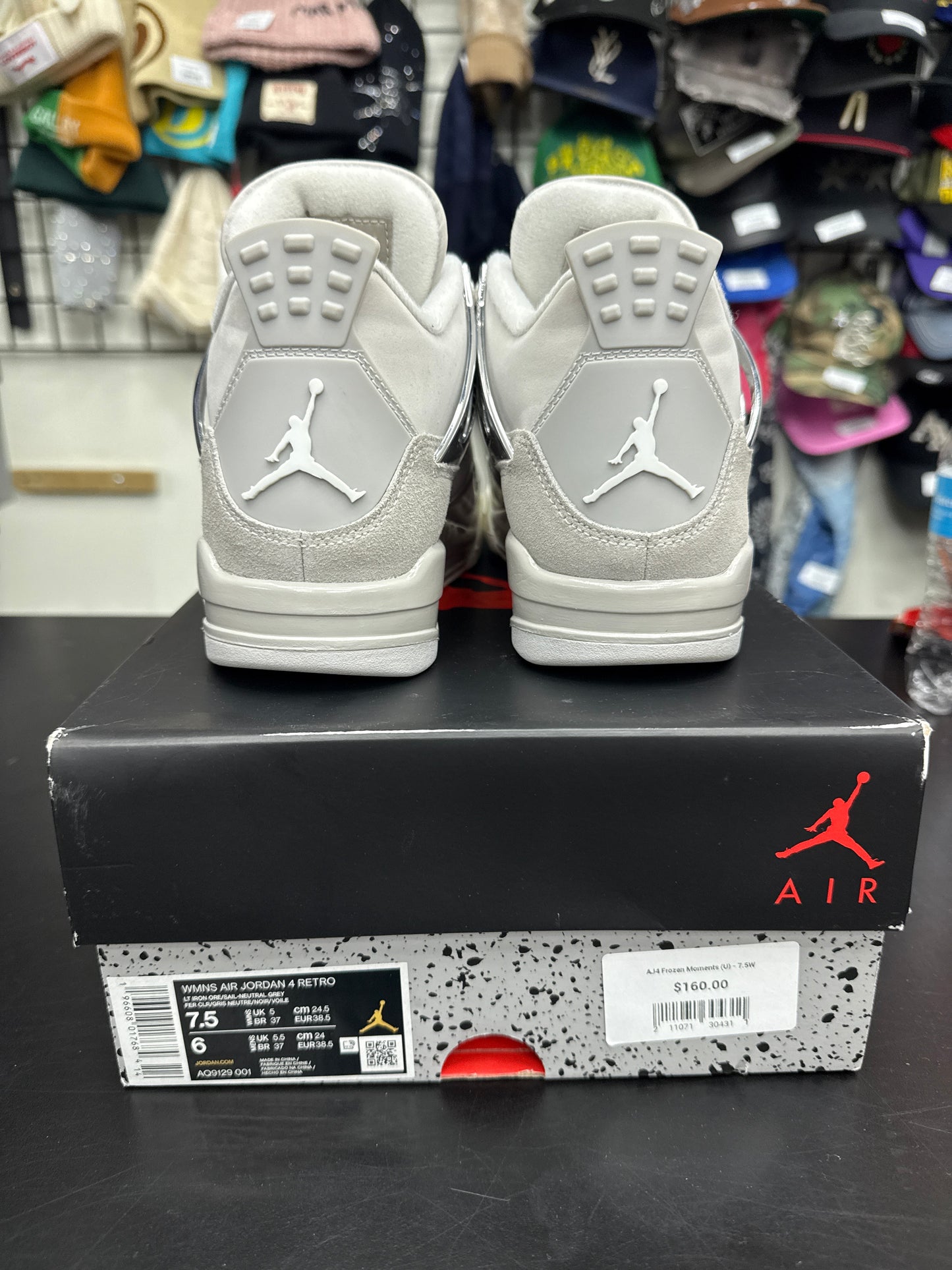 AJ4 Frozen Moments (U) - 7.5W