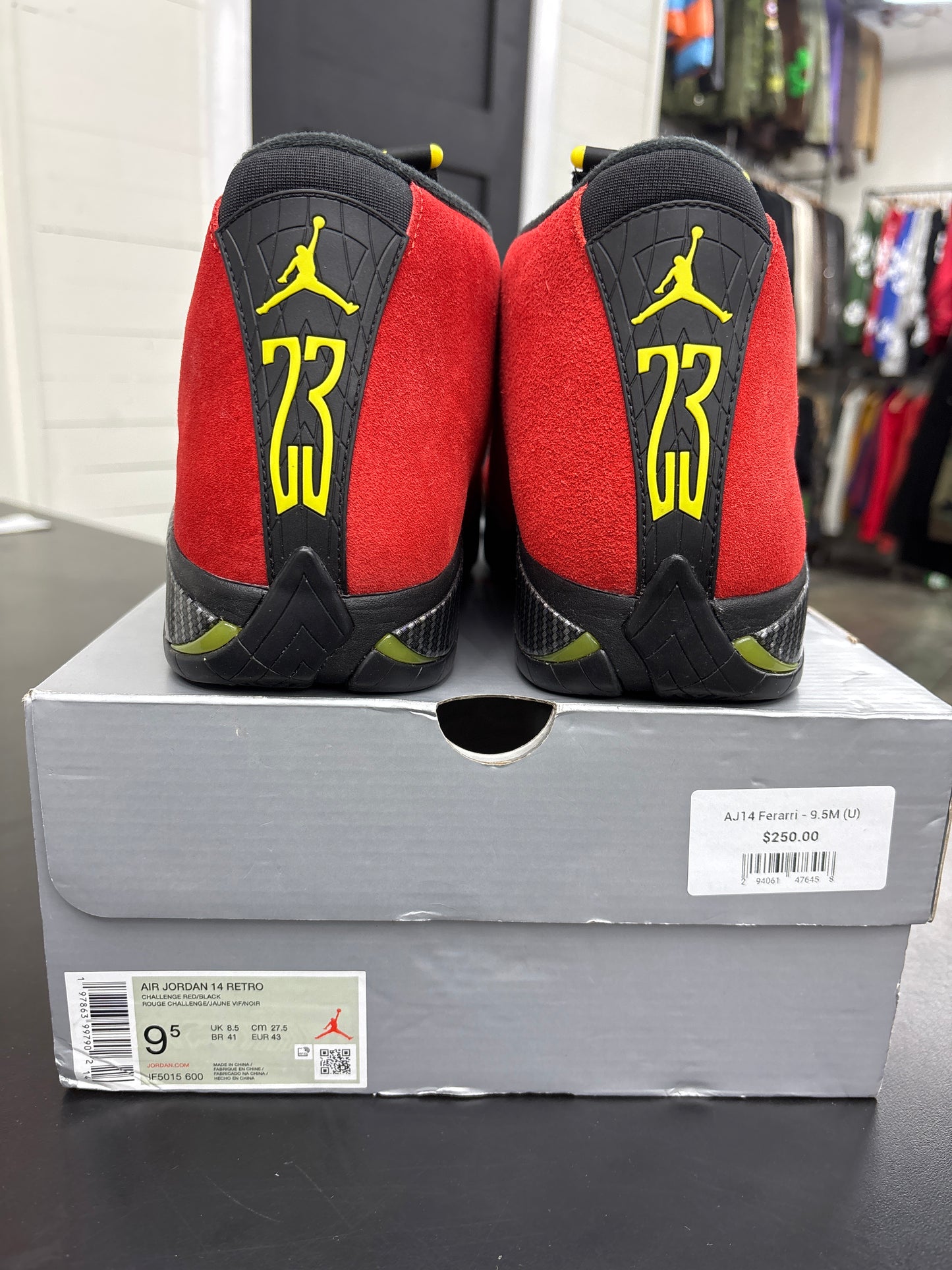 AJ14 Ferarri - 9.5M (U)