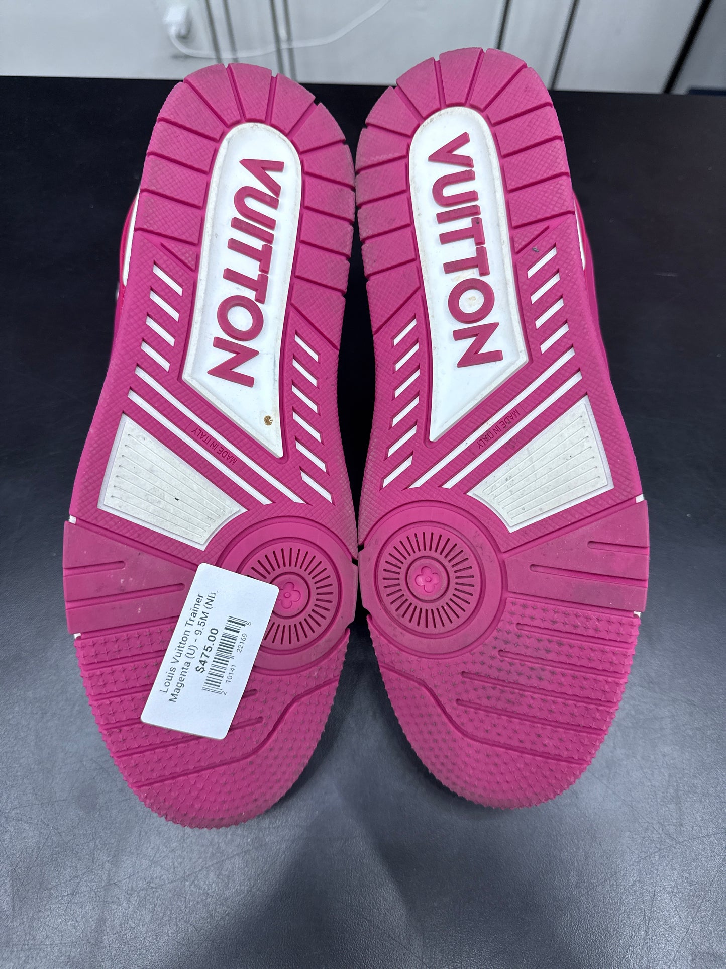Louis Vuitton Trainer Magenta (U) - 9.5M (NB)