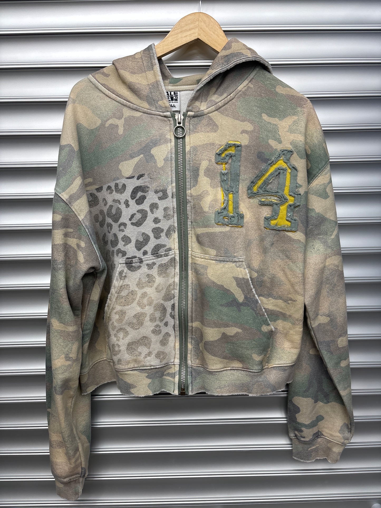 Vale Camo Hoodie - Medium