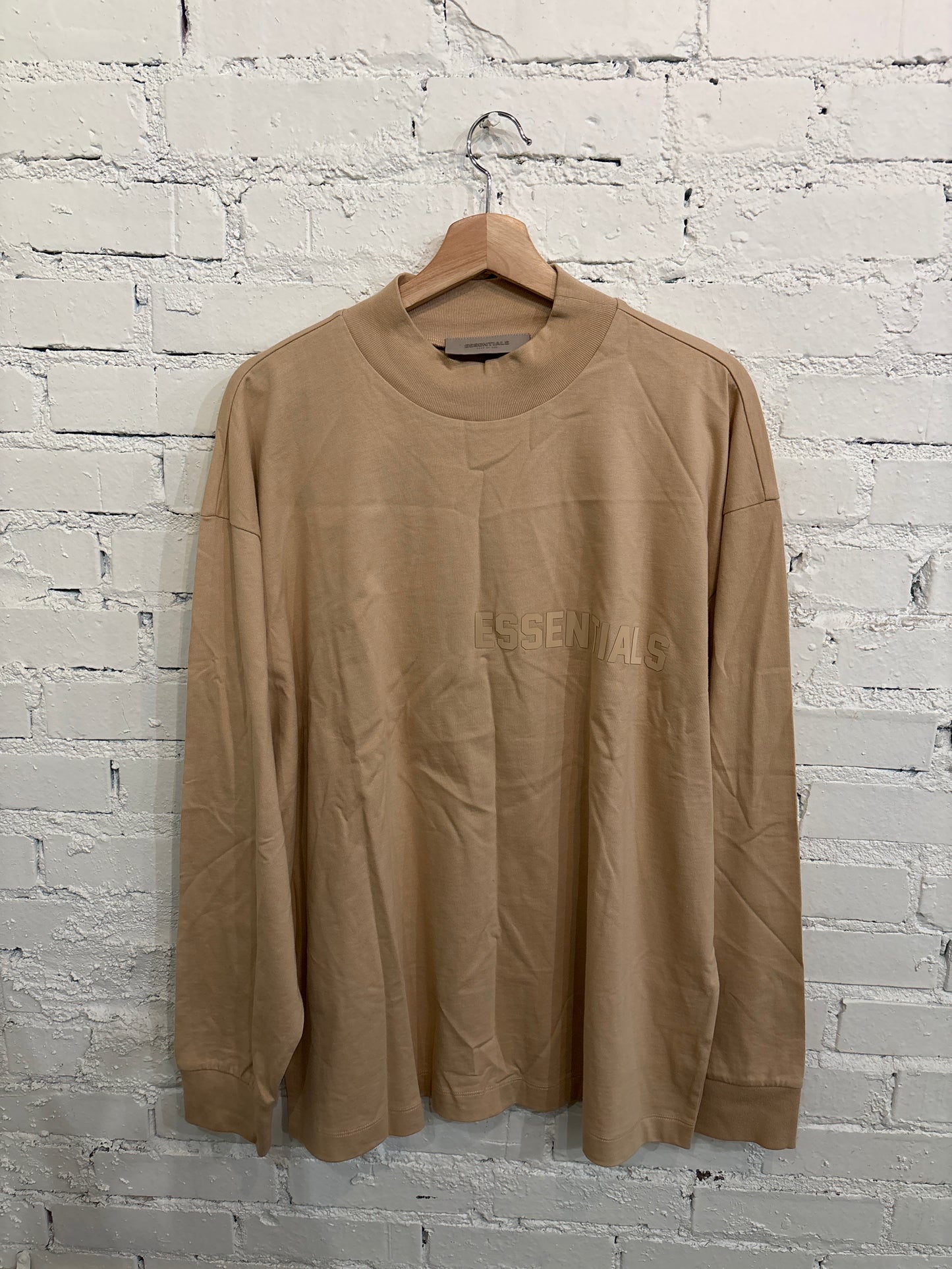 Essentials Sand LongsleeveMedium