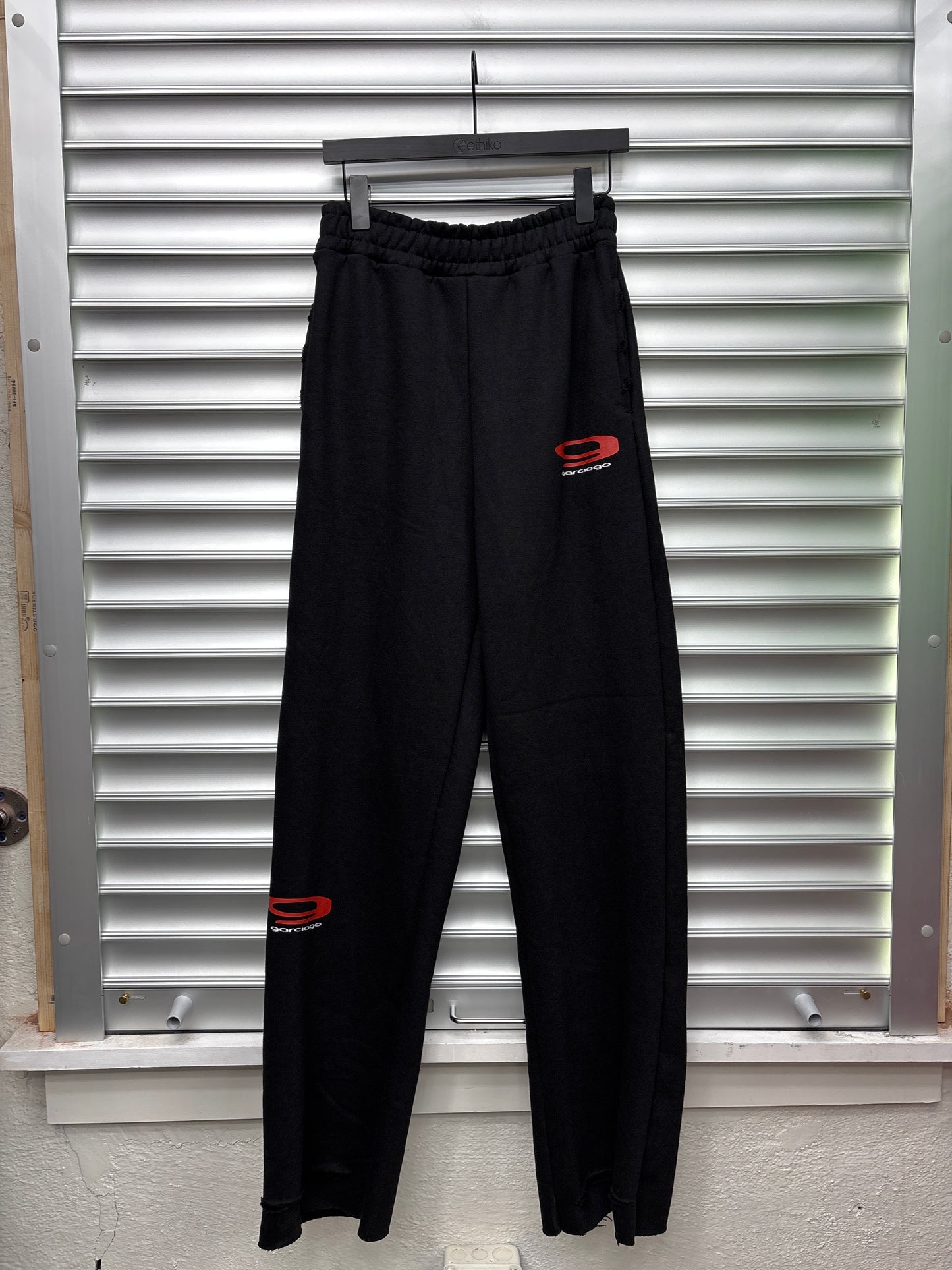 Garciago Black Sweatpants - Small