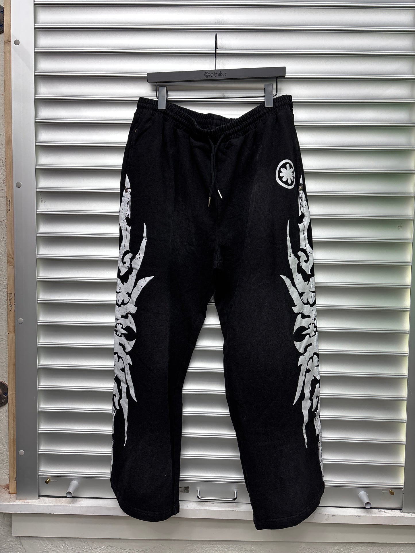 Lost Shadow Black Sweatpants - M