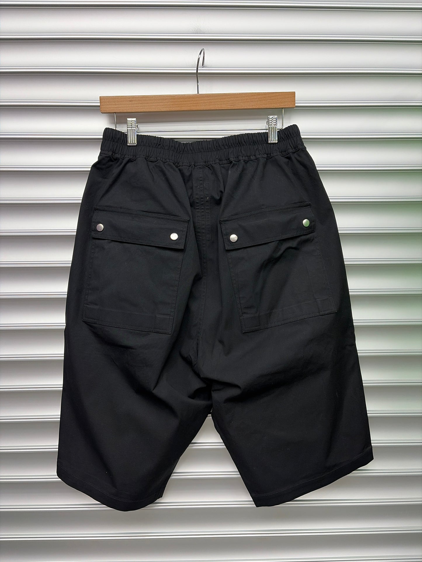 Rick Owens Black Pod Shorts - 50