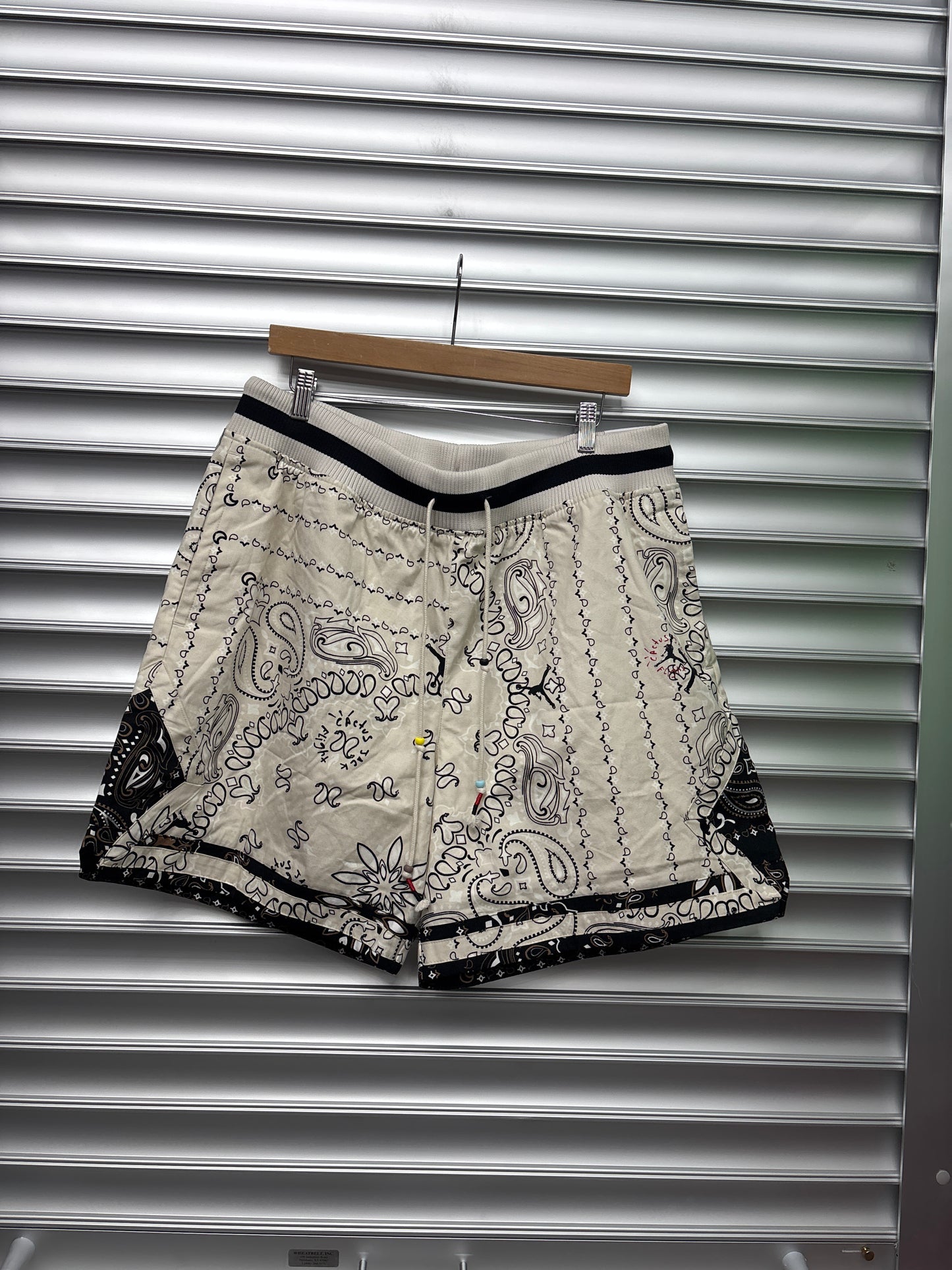 Travis Paisley Shorts - XL