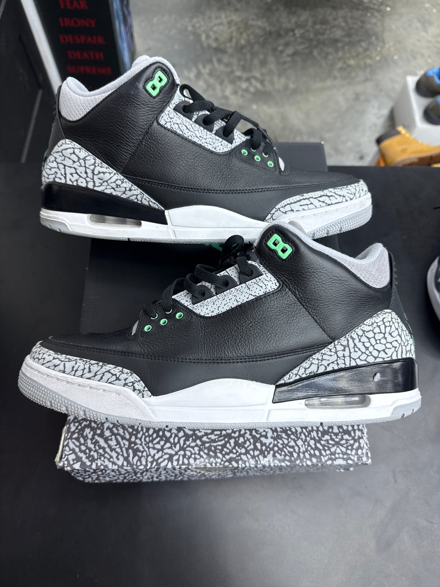 AJ3 Green Glow (U) - 13M