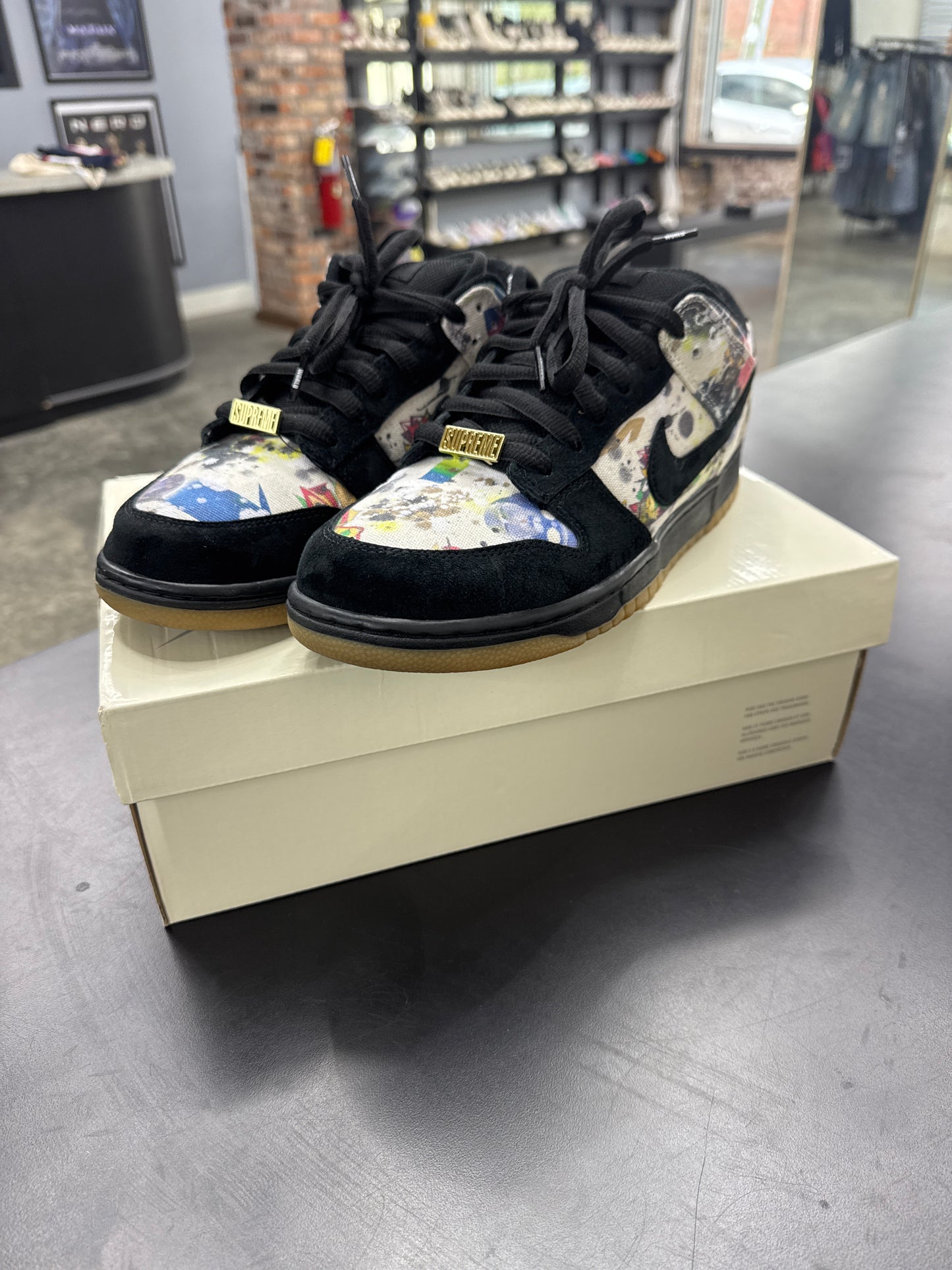 Supreme Dunk Low Remezelle - 10M