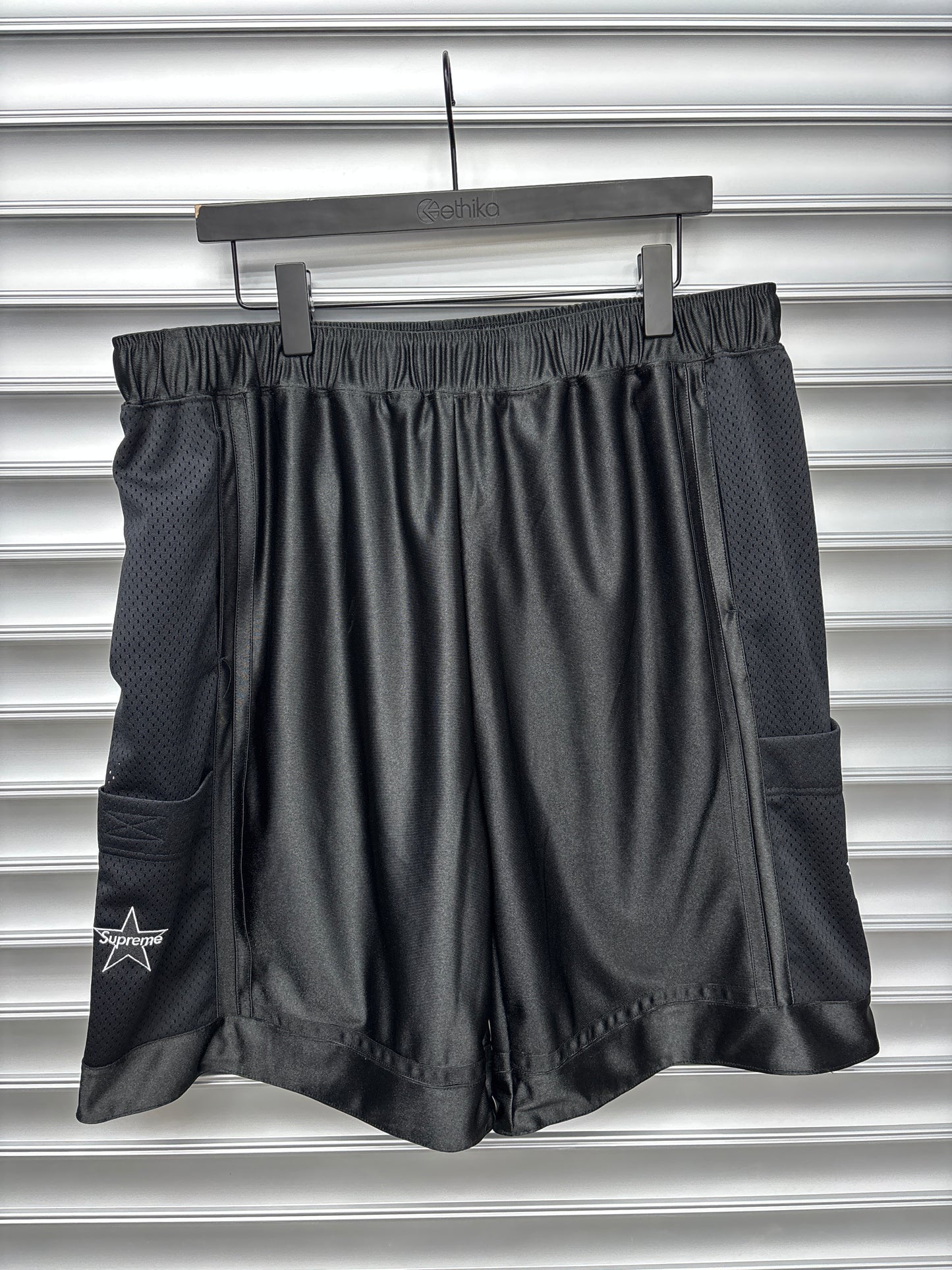 Supreme Baggy Shorts - XL
