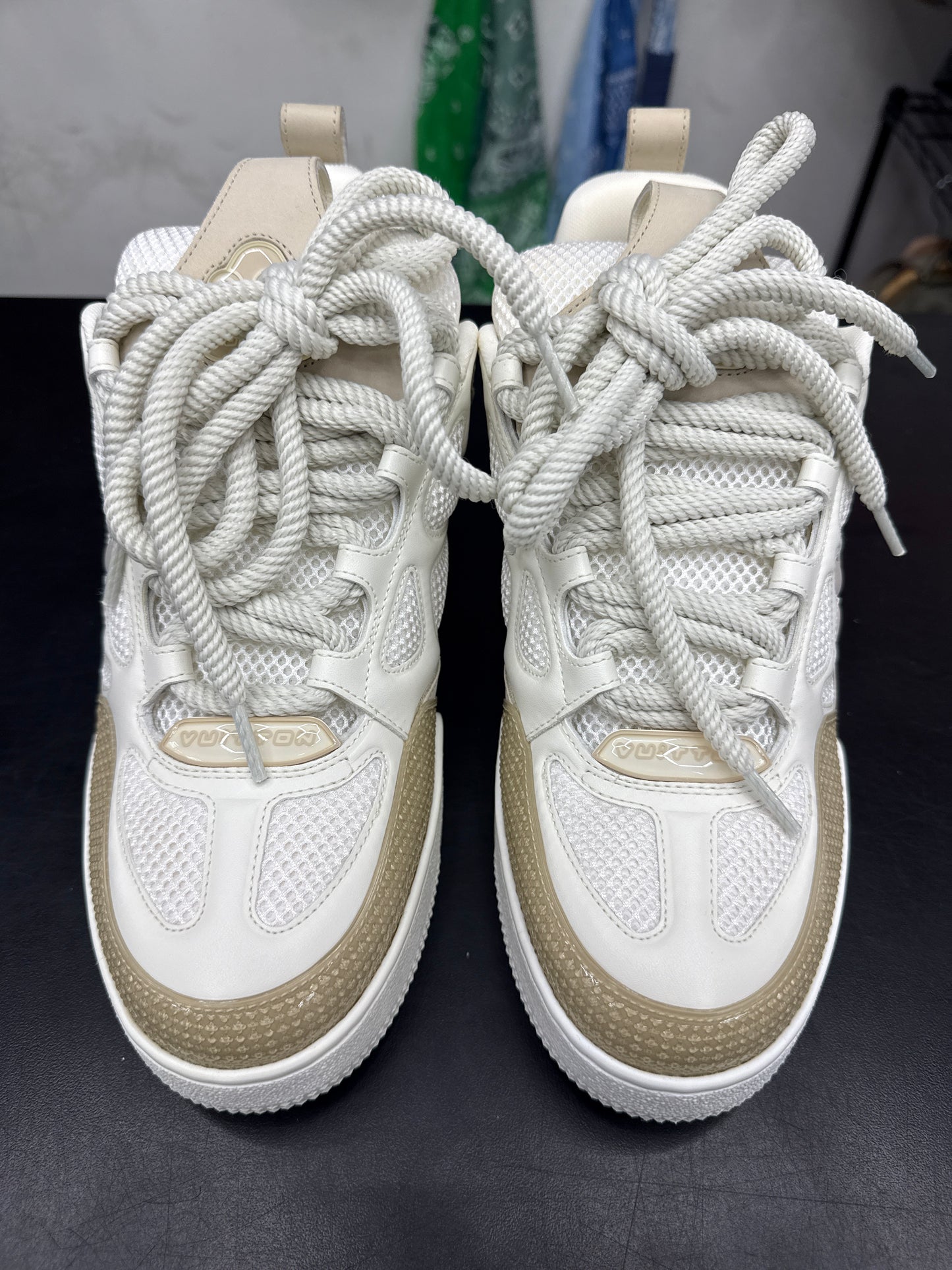 Louis Vuitton SK8 Beige - 10M