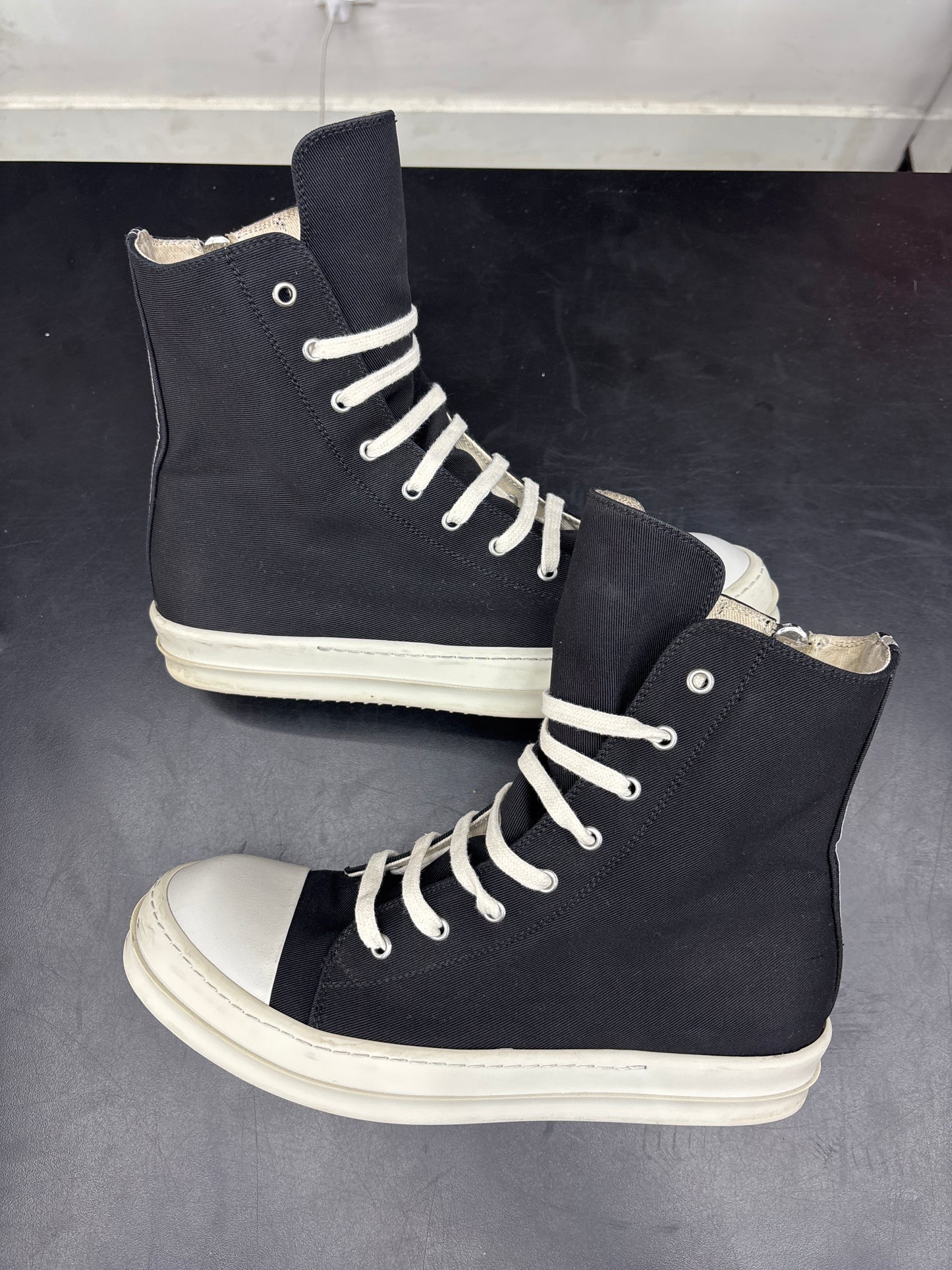 Rick Owen DRKSDHW High Canvas Black (U) - 41(8) (NB)