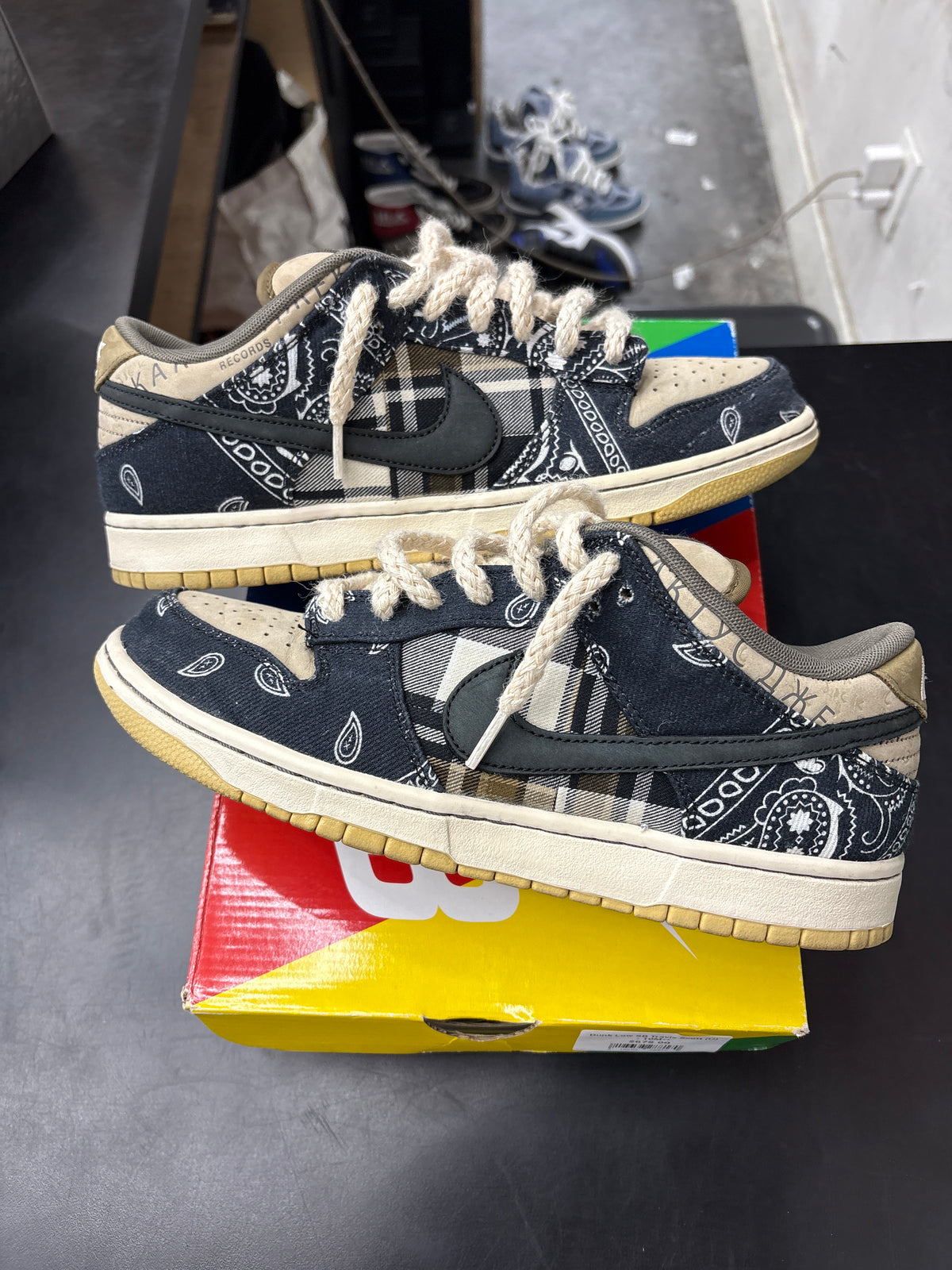 Dunk Low SB Travis Scott (U) - 10M**