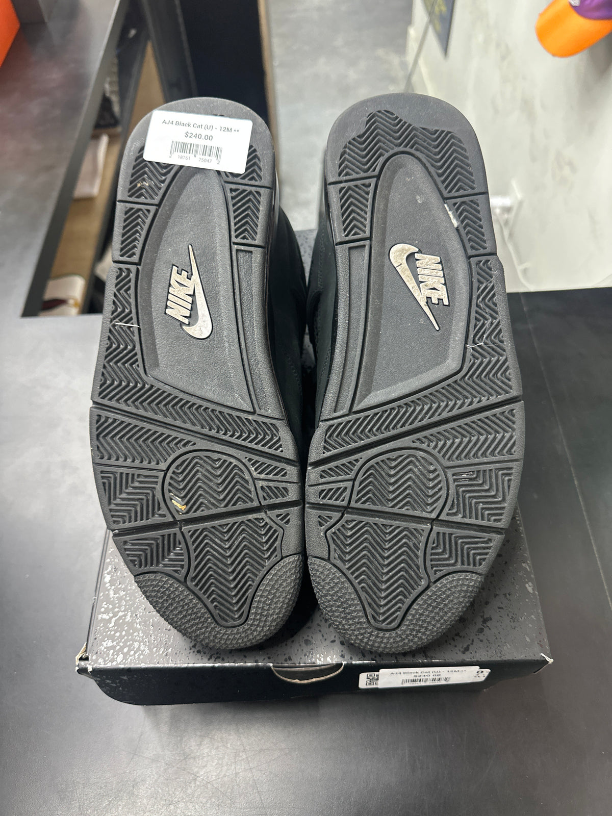 AJ4 Black Cat (U) - 12M **