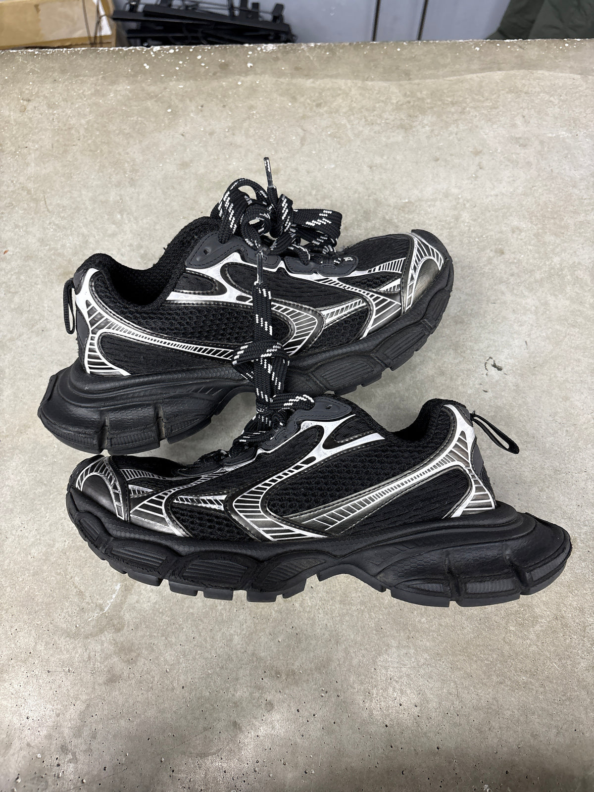 Balenciaga 3XL Black (U) - 39 (NB)**