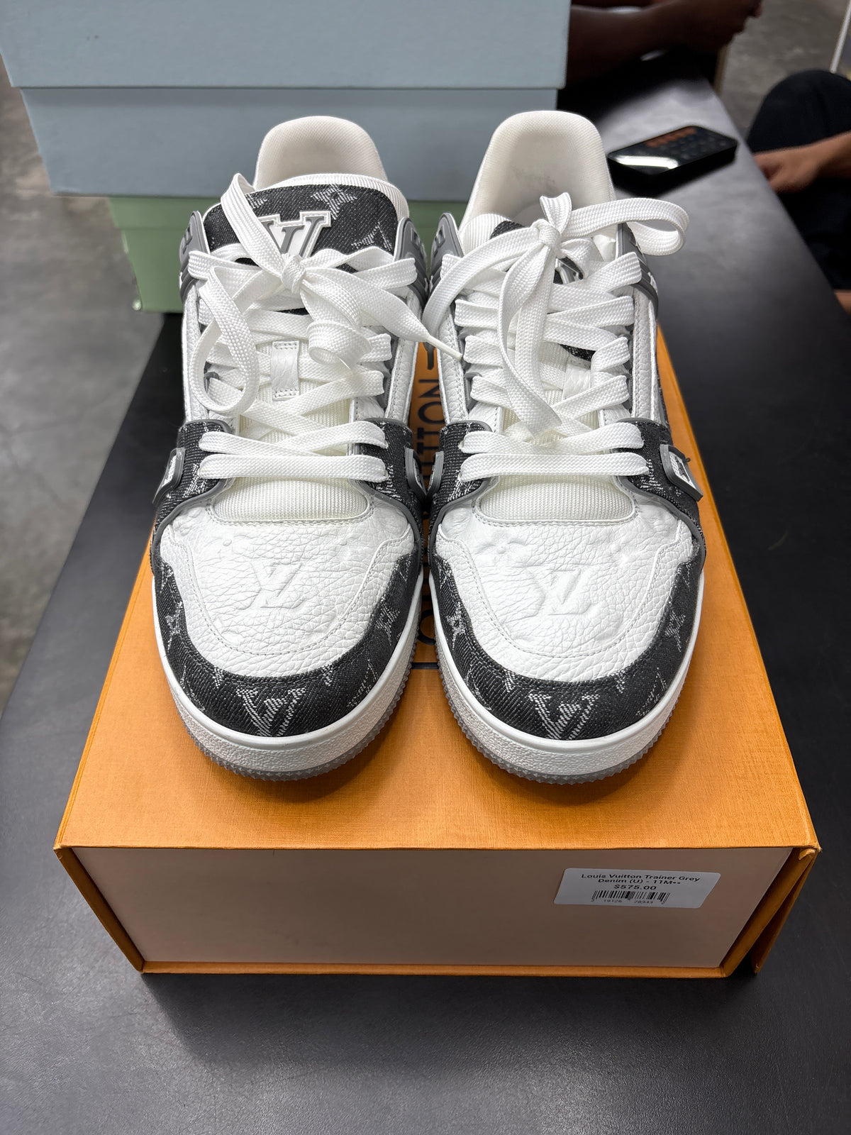 Louis Vuitton Trainer Grey Denim (U) - 11M**