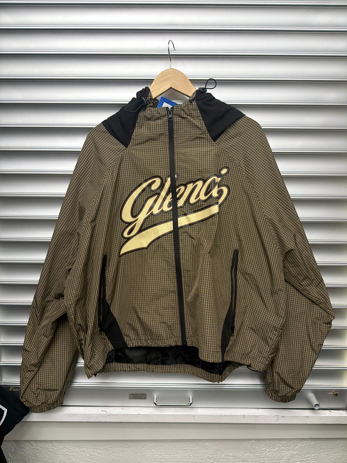 Raspberry Glenci Windbreaker - M**