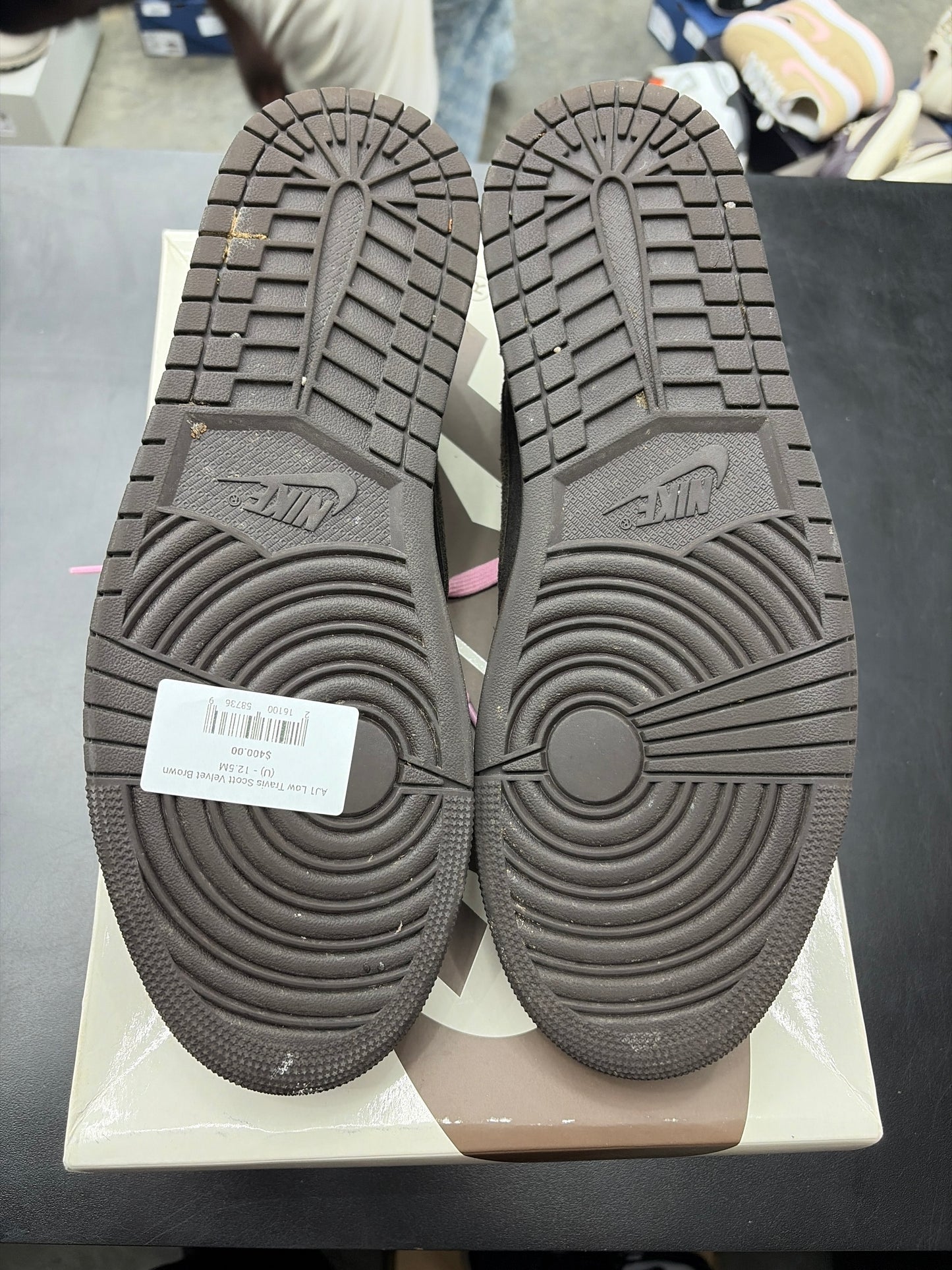 AJ1 Low Travis Scott Velvet Brown (U) - 12.5M