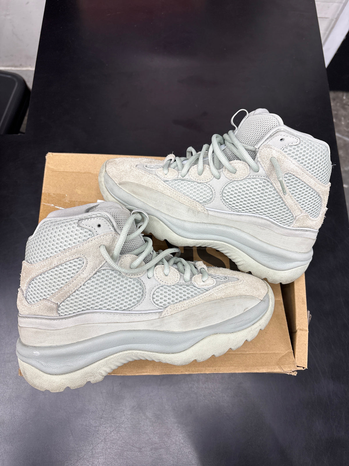 Yeezy Boot Salt (U) - 7.5M**