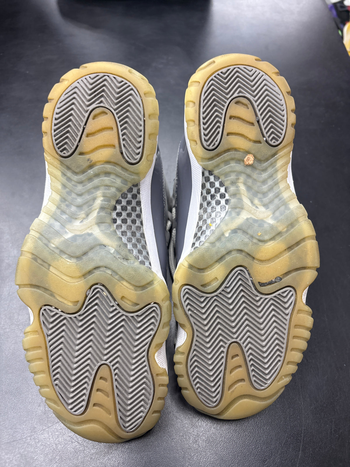AJ11 Cool Grey (U) - 8.5M (NB)**