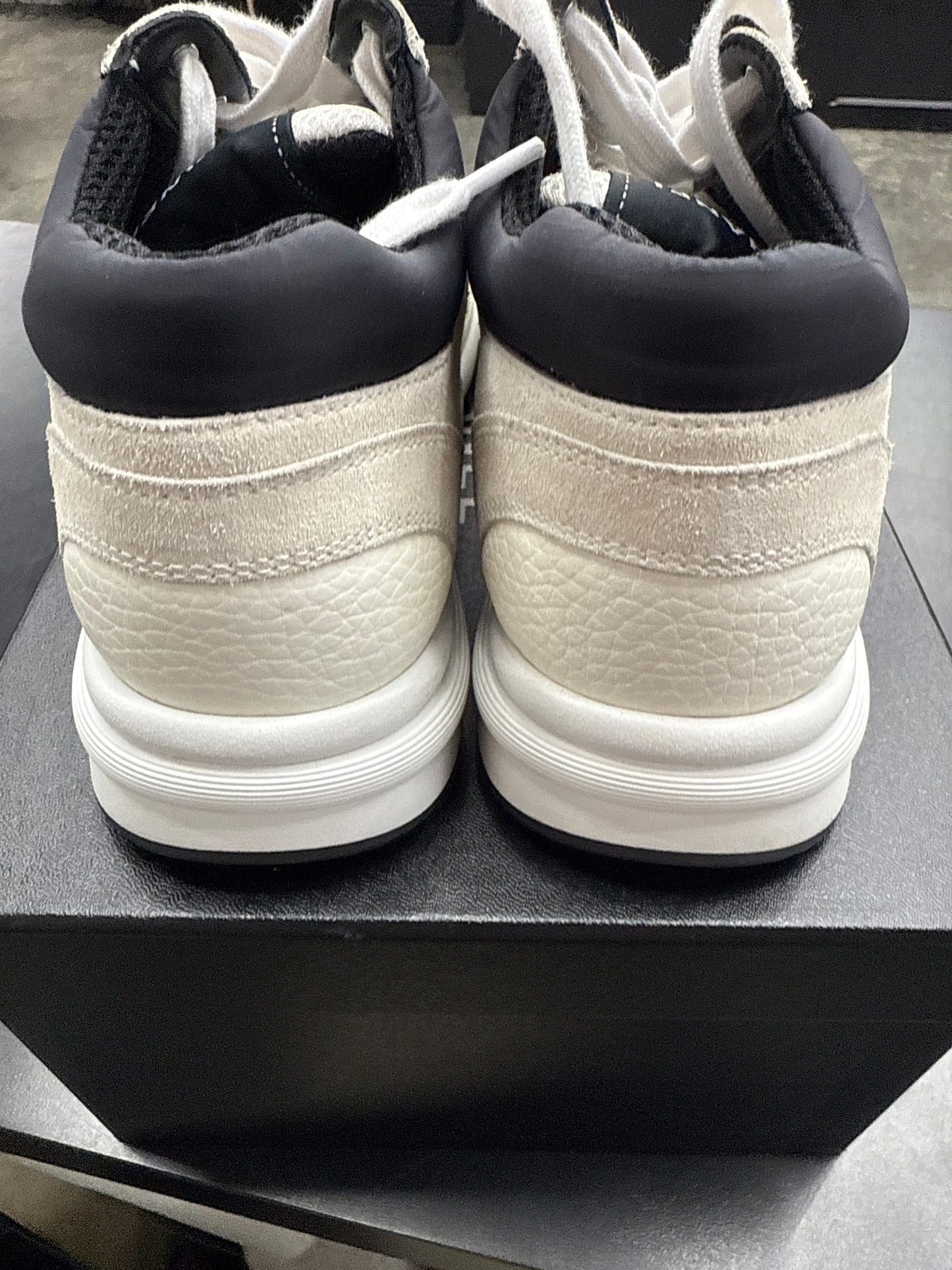Chanel Trainer White/Black (U) - 38