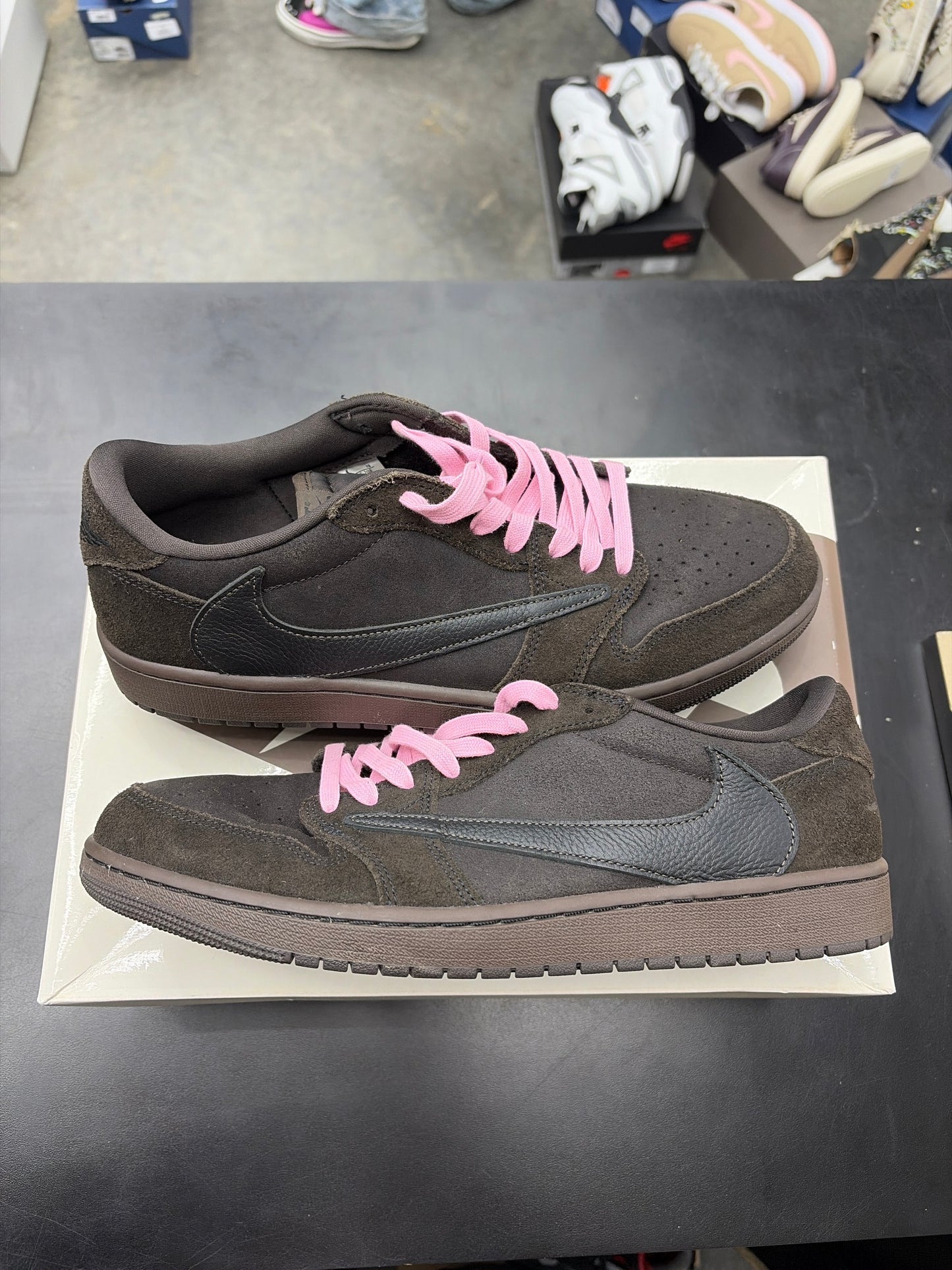 AJ1 Low Travis Scott Velvet Brown (U) - 12.5M