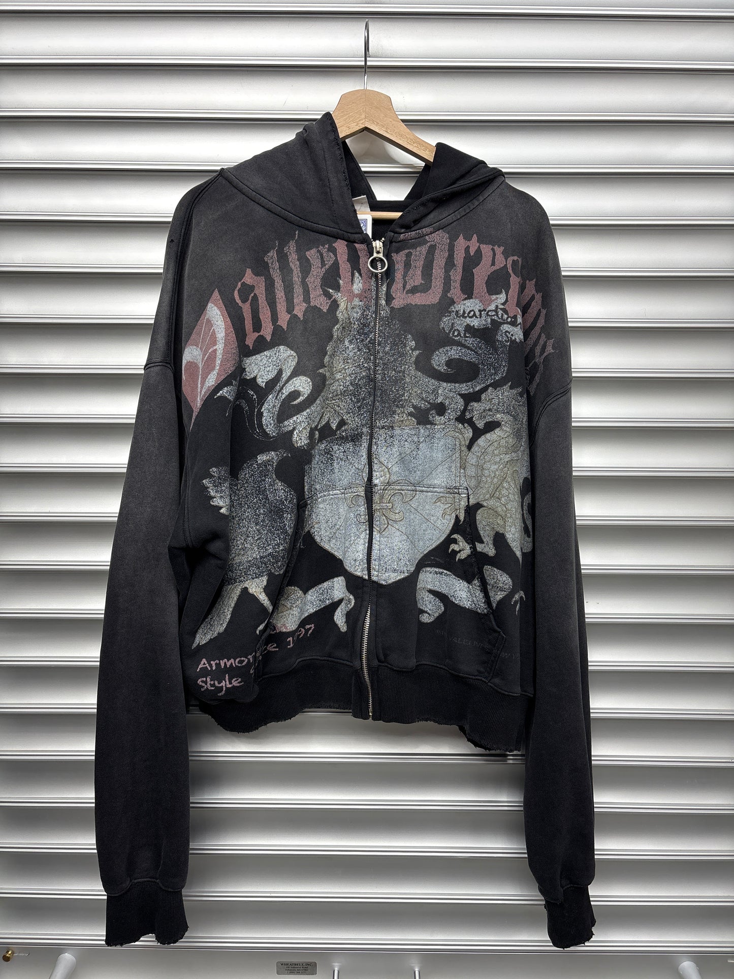 Vale Lives Dragon Zip Up - XL