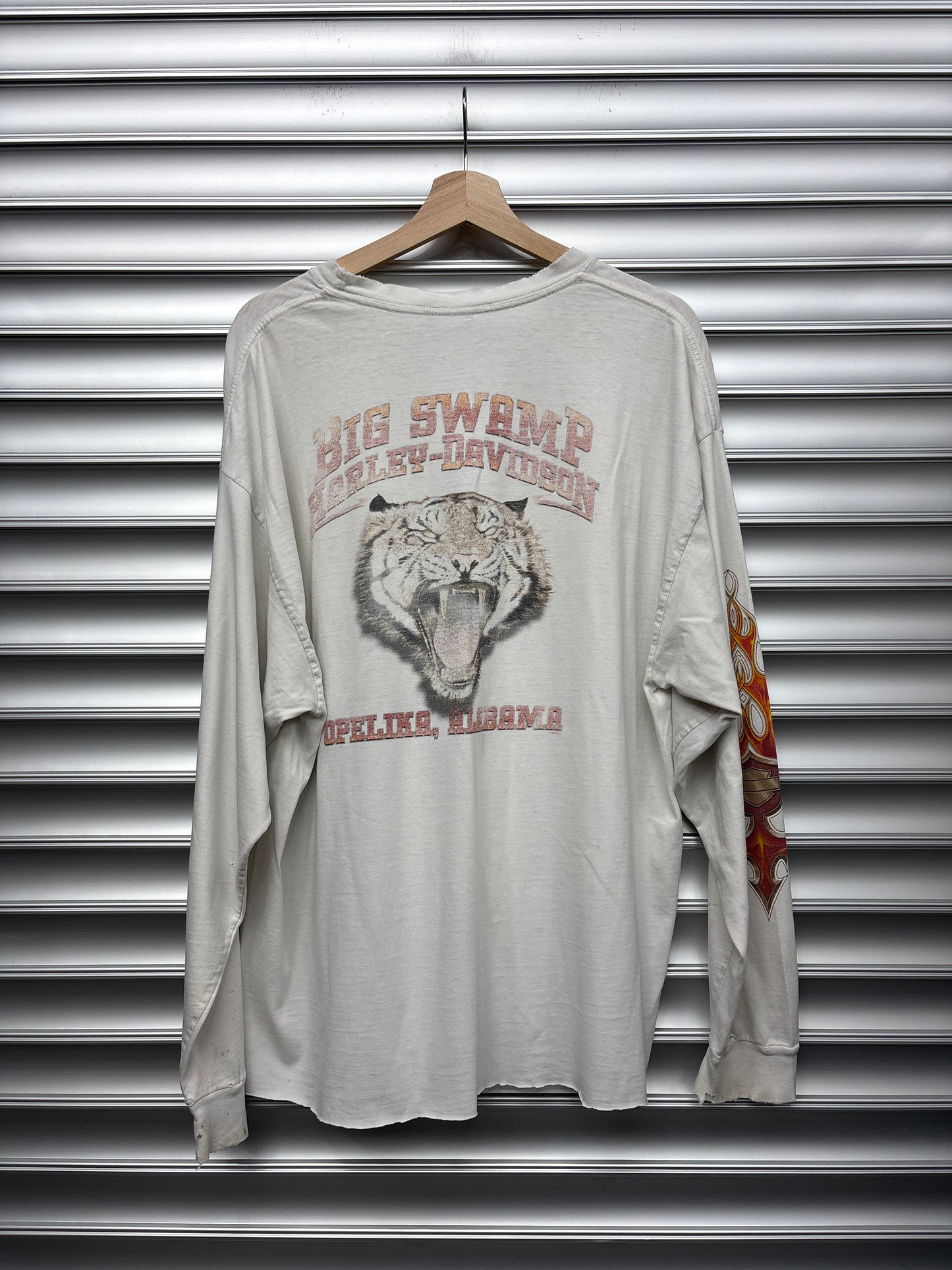 Vintage Harley White Flame Longsleeve - XXL**