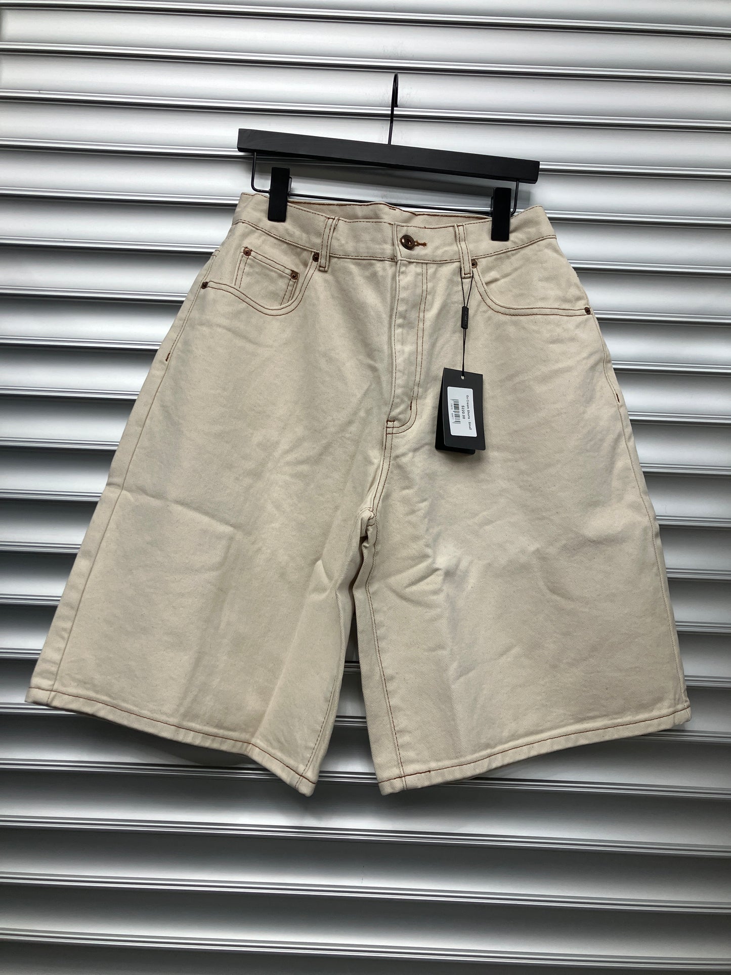 Gv Cream Shorts - Small