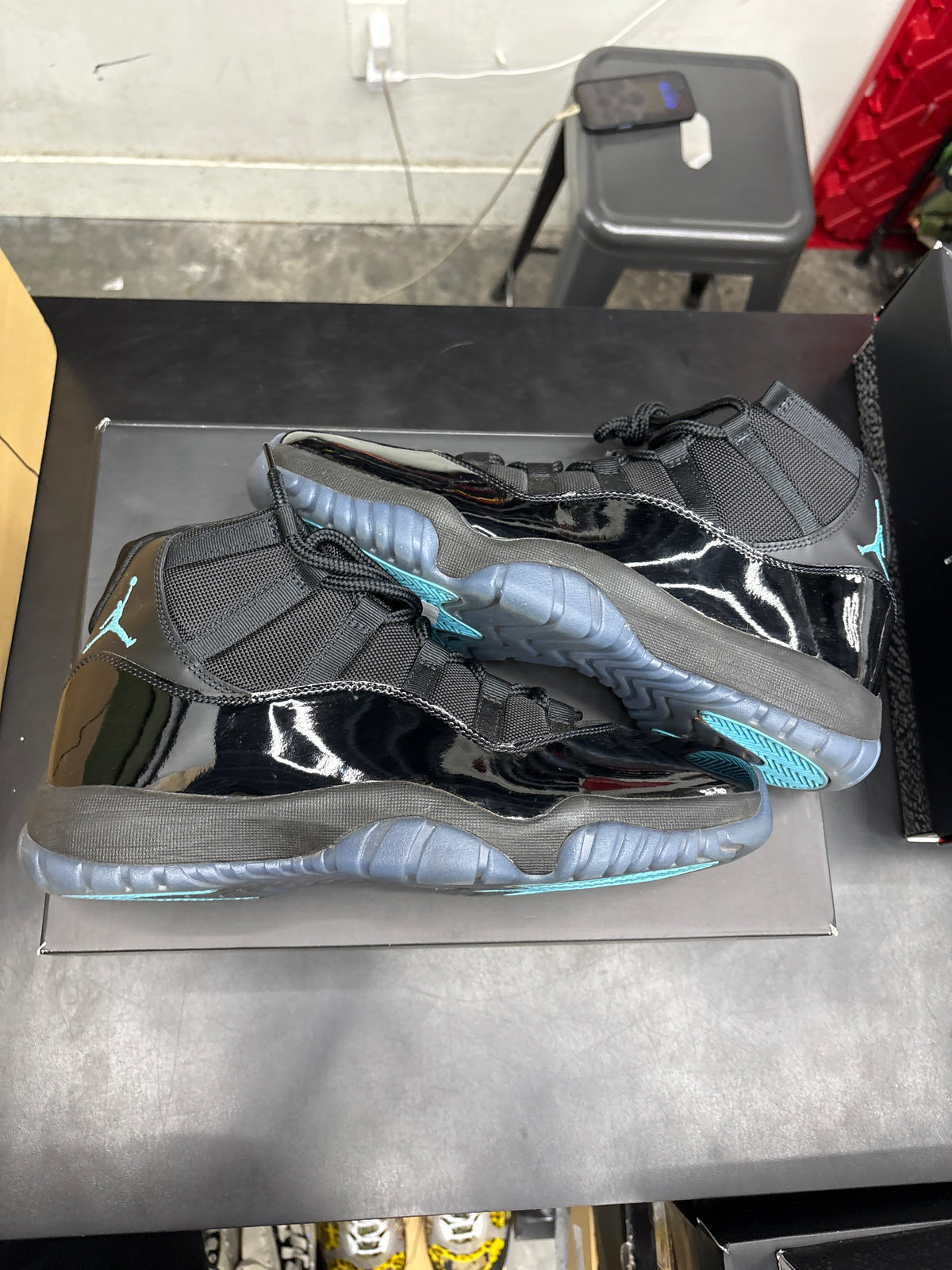 AJ11 Gamma Blue (U) - 12M**