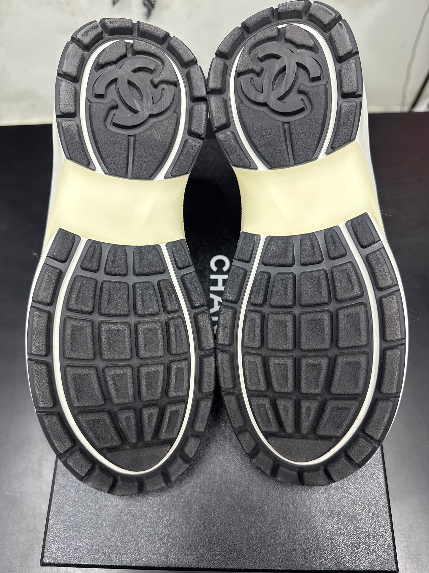 Chanel Trainer Silver (U) - 40(7)