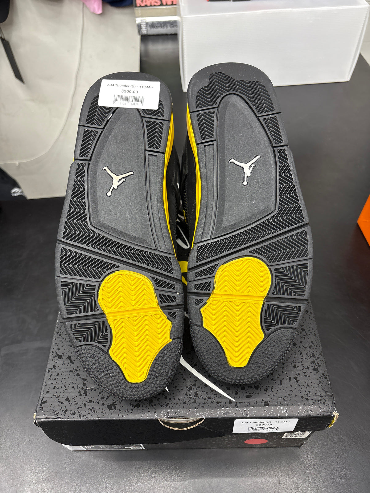 AJ4 Thunder (U) - 11.5M**