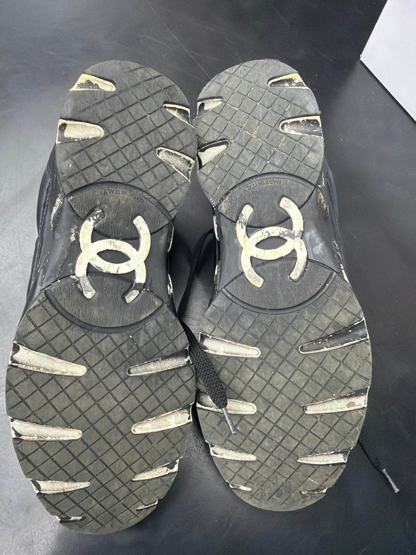 Chanel Trainer Black Leather (U) - 41(8) (NB)