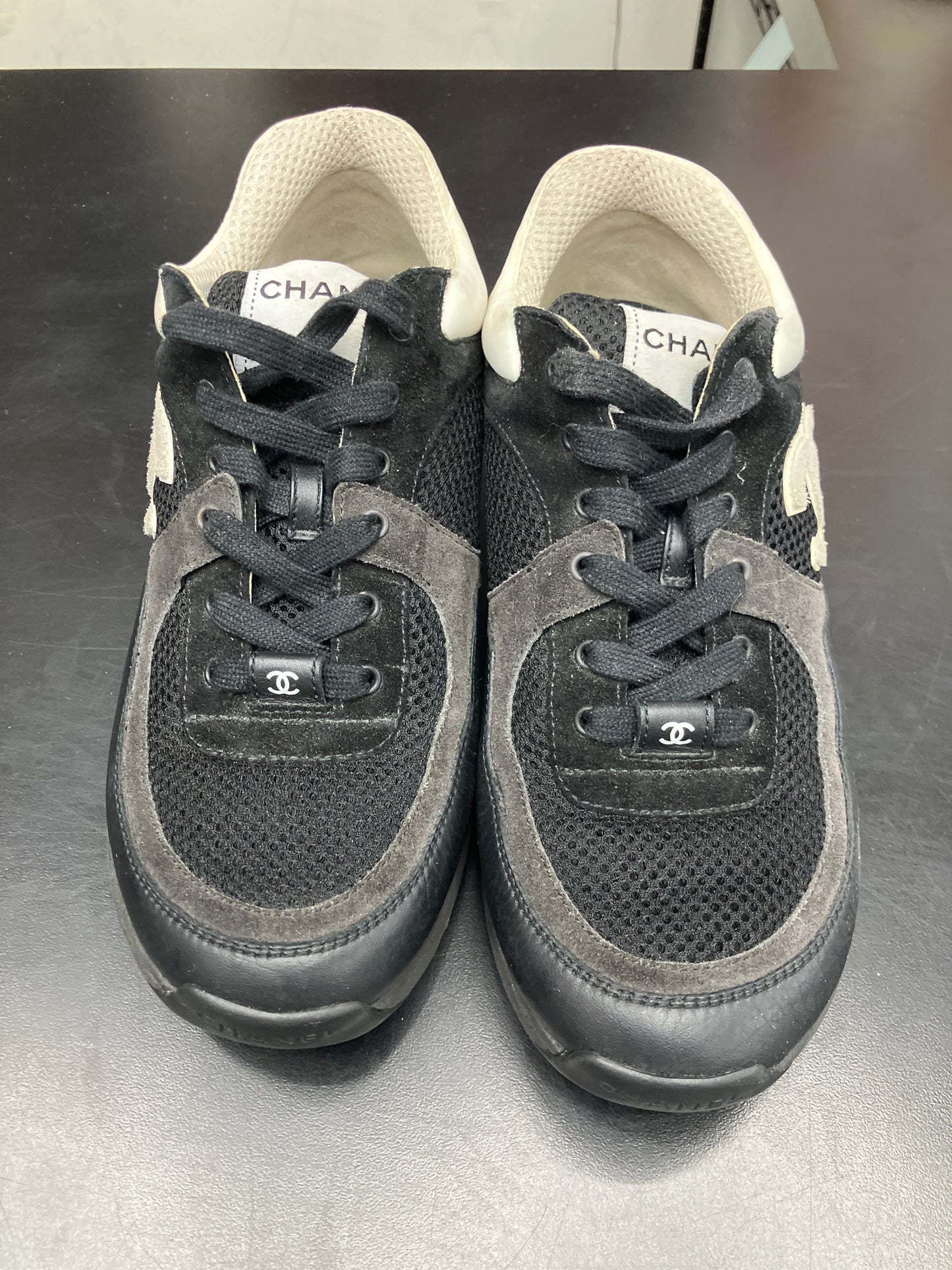 Chanel Trainer Black/White (U) - 38.5 (NB)
