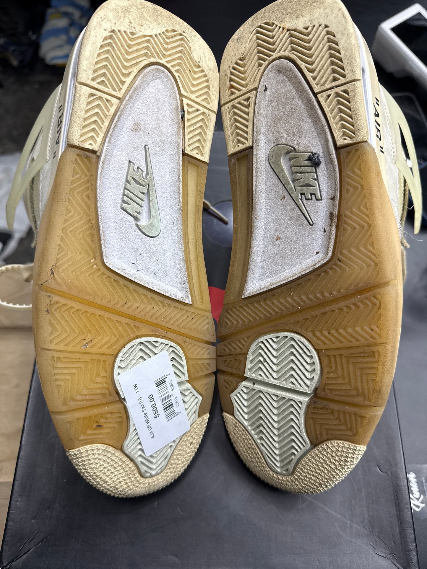 AJ4 Off White Sail (U) - 11W