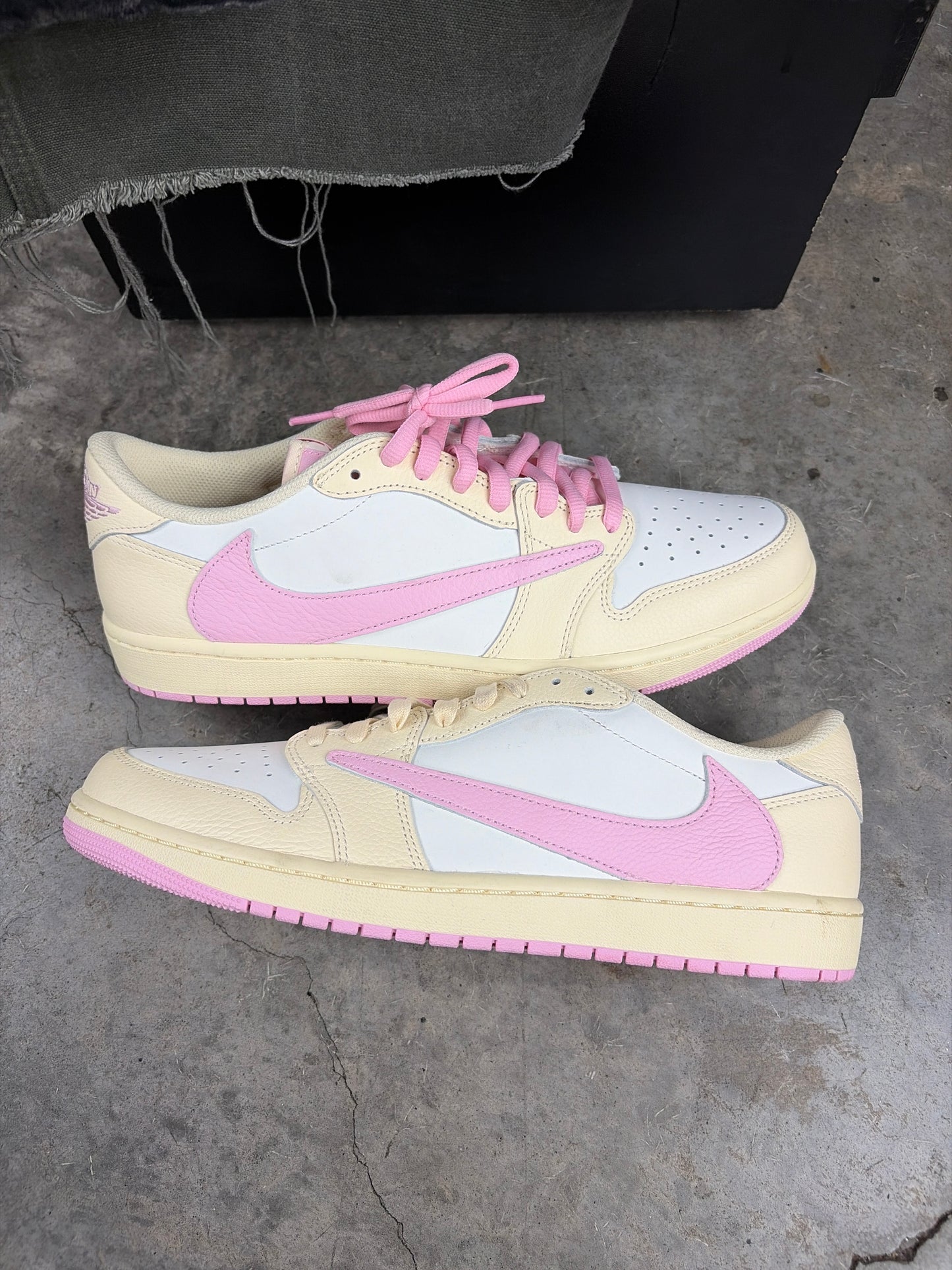 AJ1 Low Travis Scott Shy Pink - 12M (NB)**