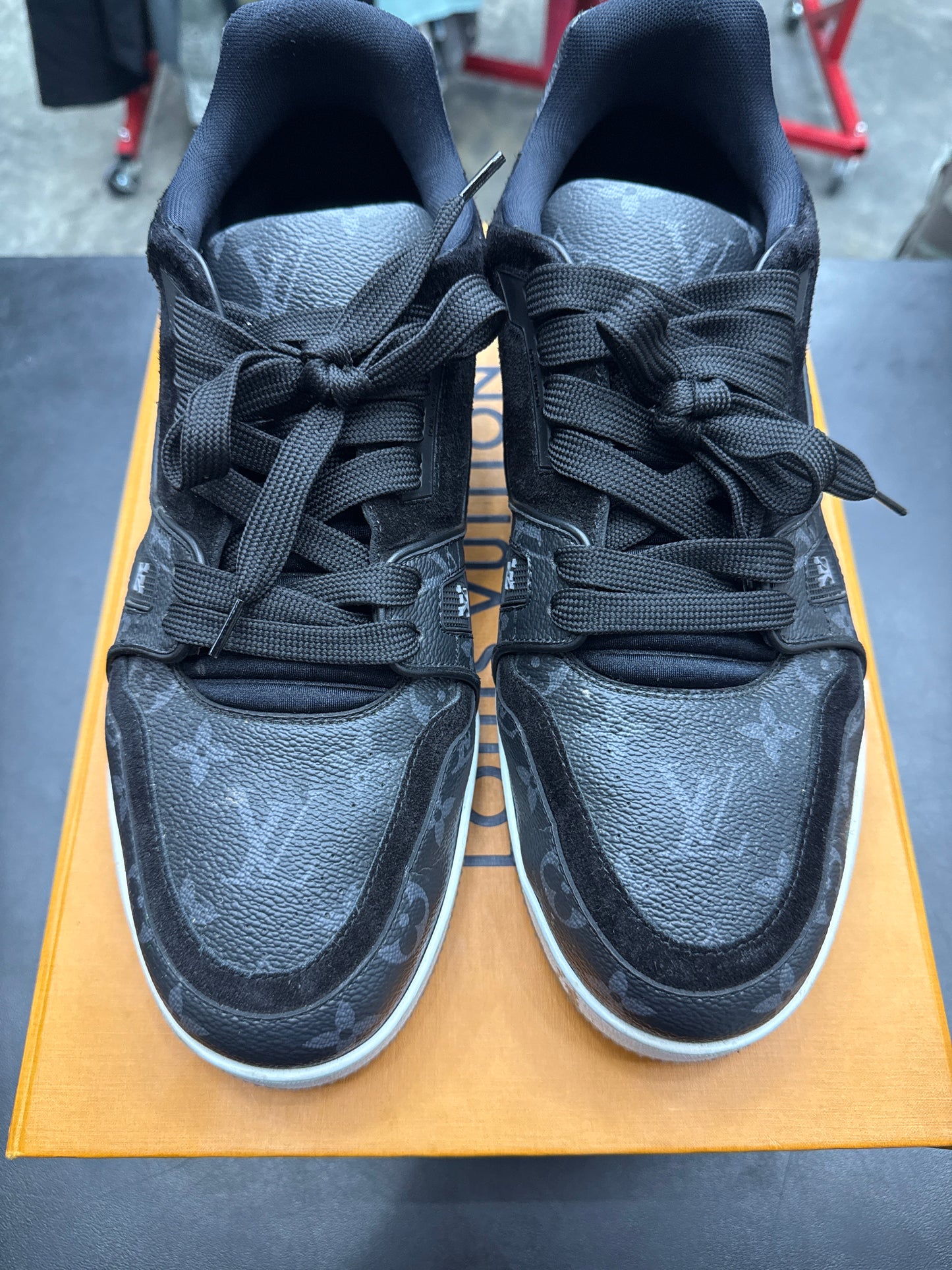Louis Vuitton Trainer Black OG (U) - 12M