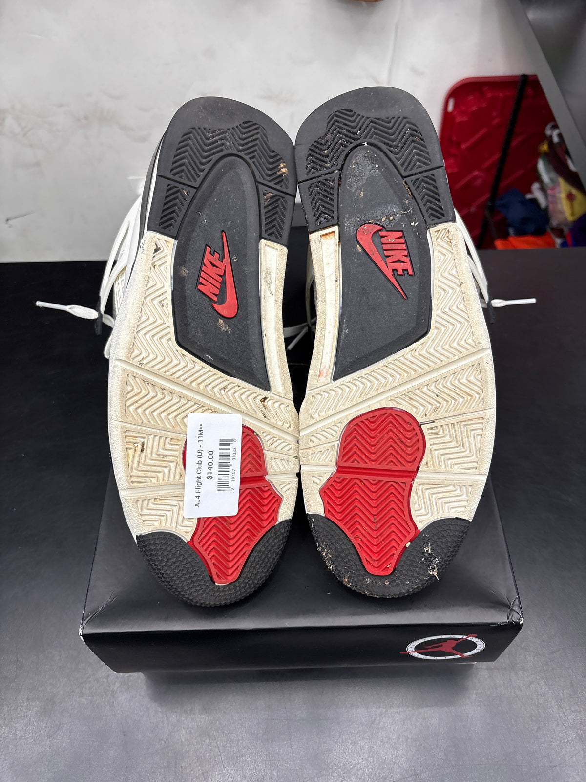 AJ4 Flight Club (U) - 11M**