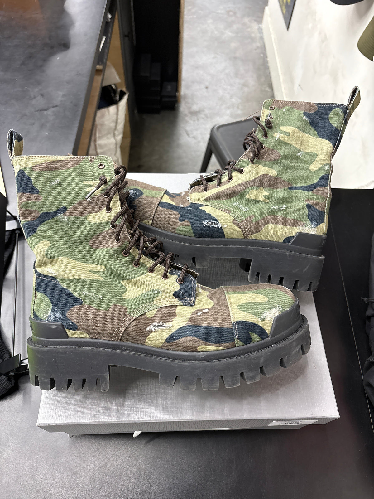 Balenciaga Strike Boot Camo (U) - 43(10)**
