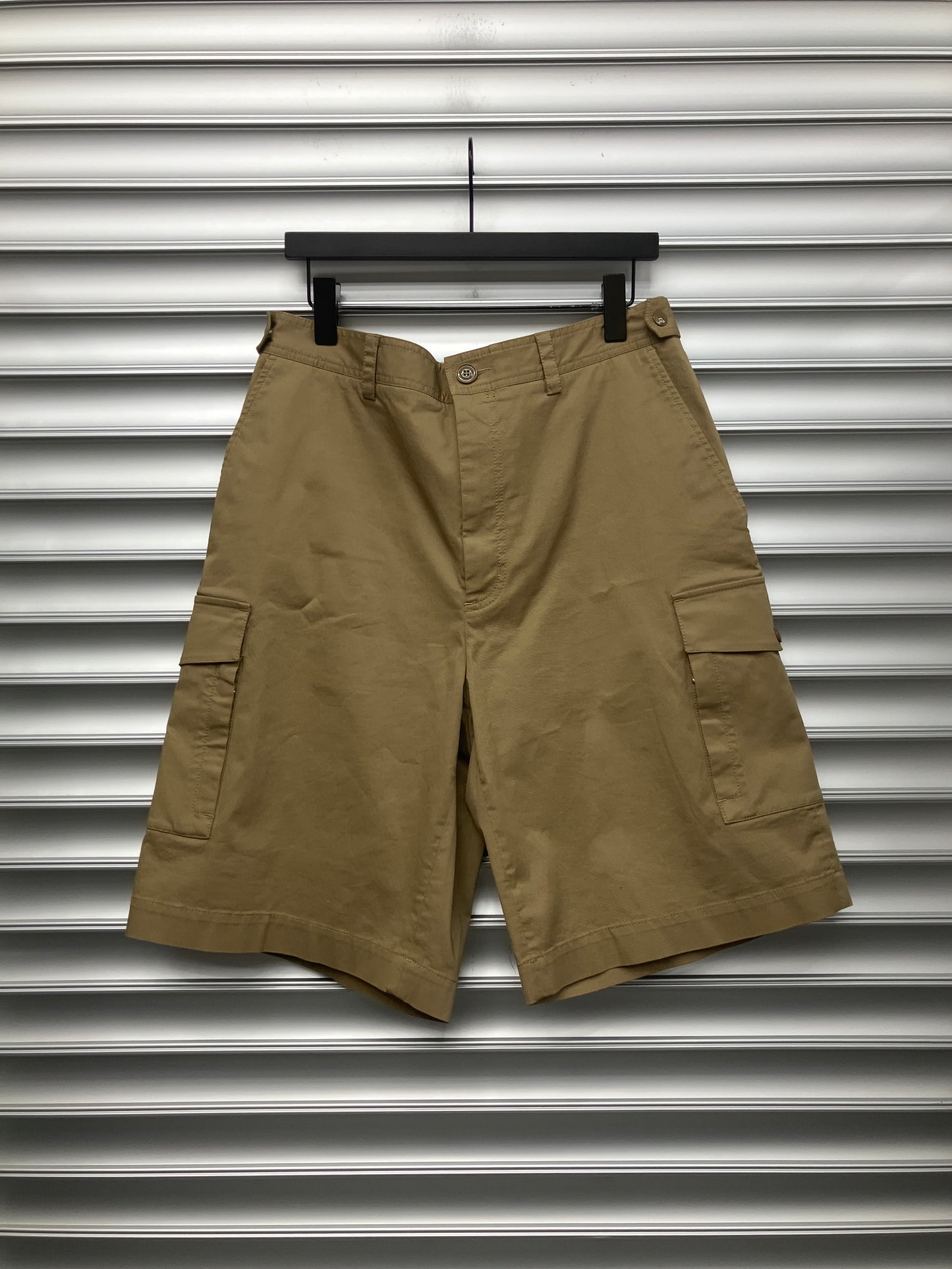 Moncler Khaki Shorts - 48