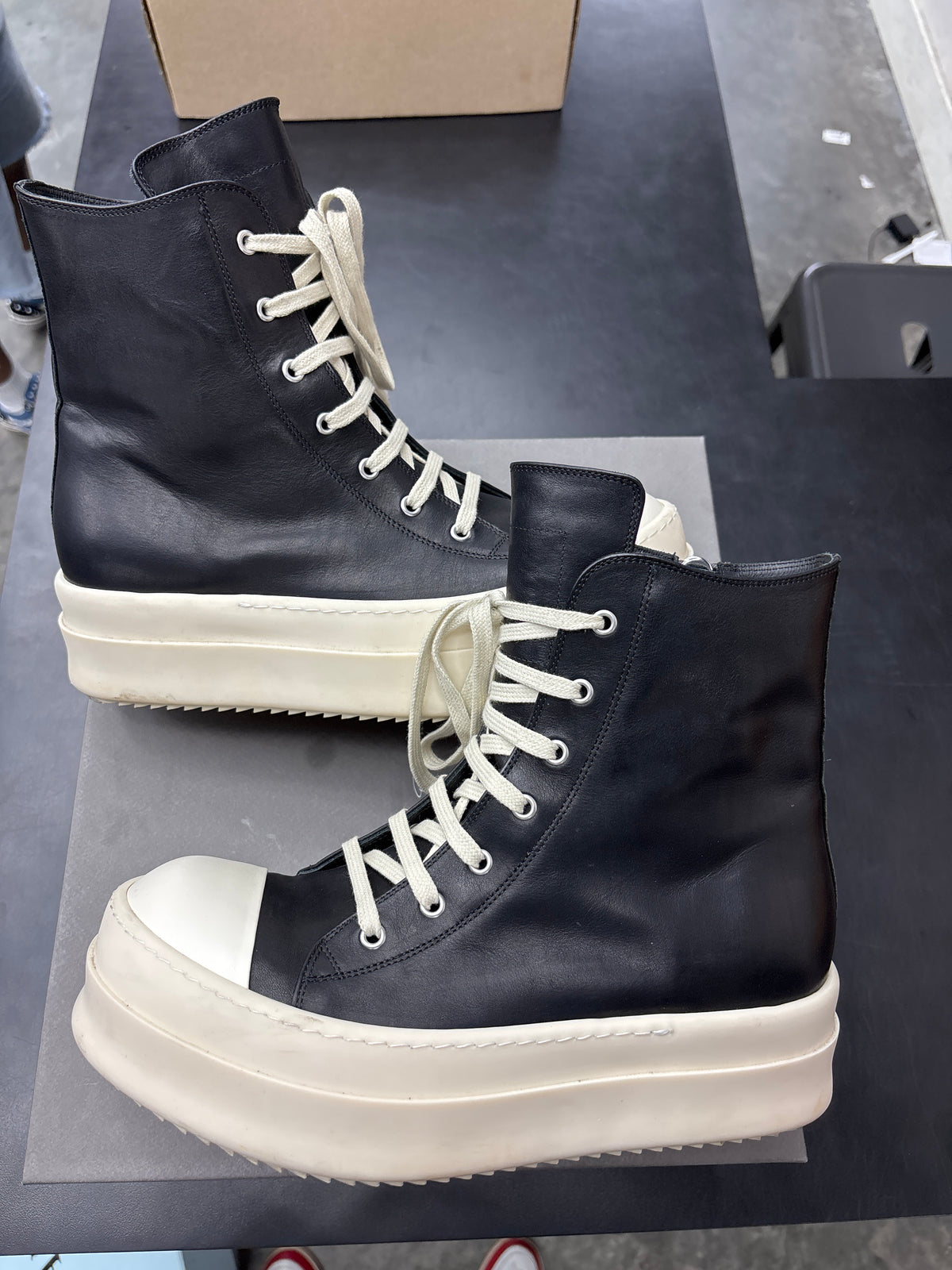 Rick Owen Black Leather Mega Bumper (U) - 43(10)**