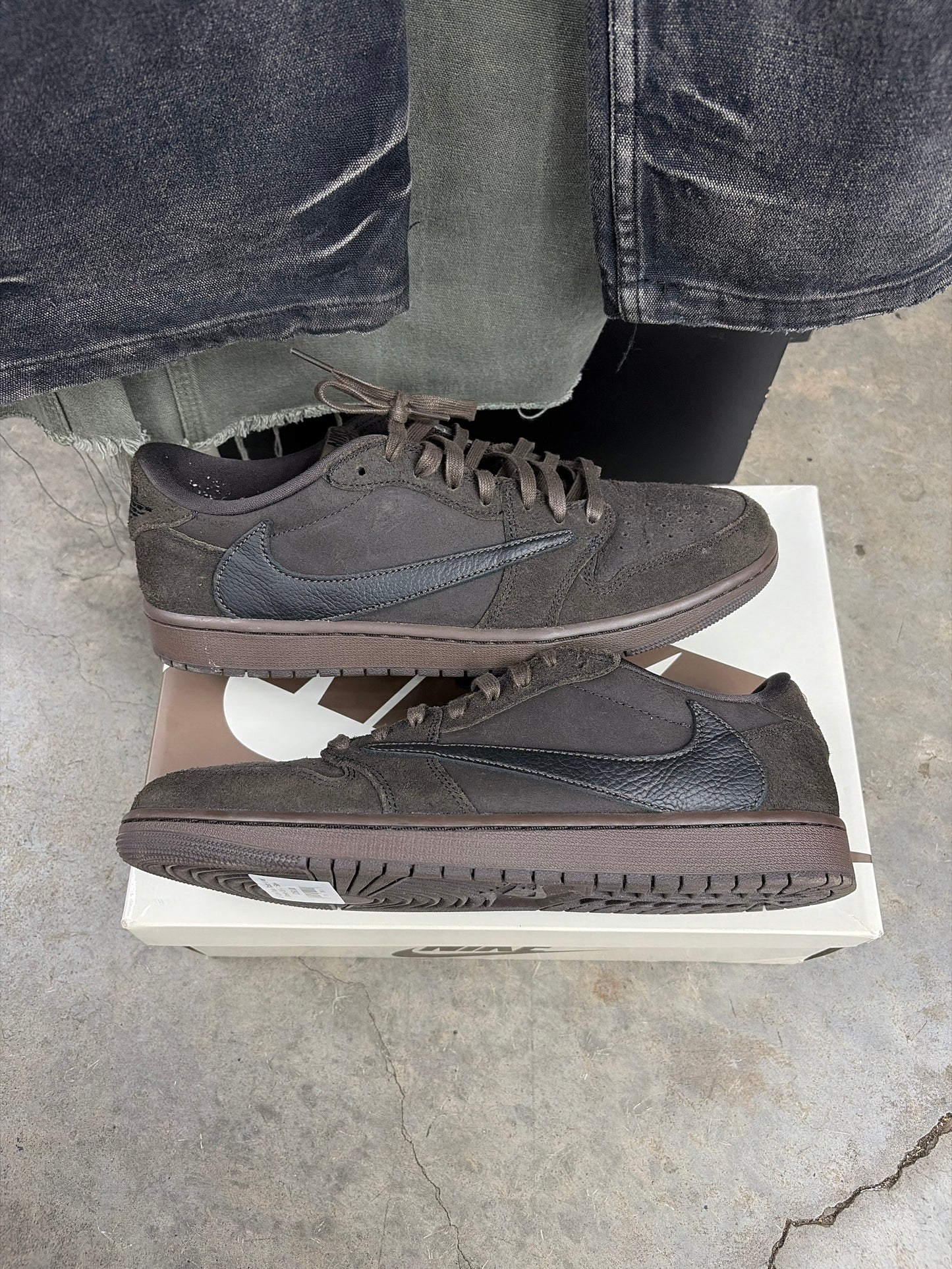 AJ1 Low Travis Scott Velvet Brown (U) - 11.5M**